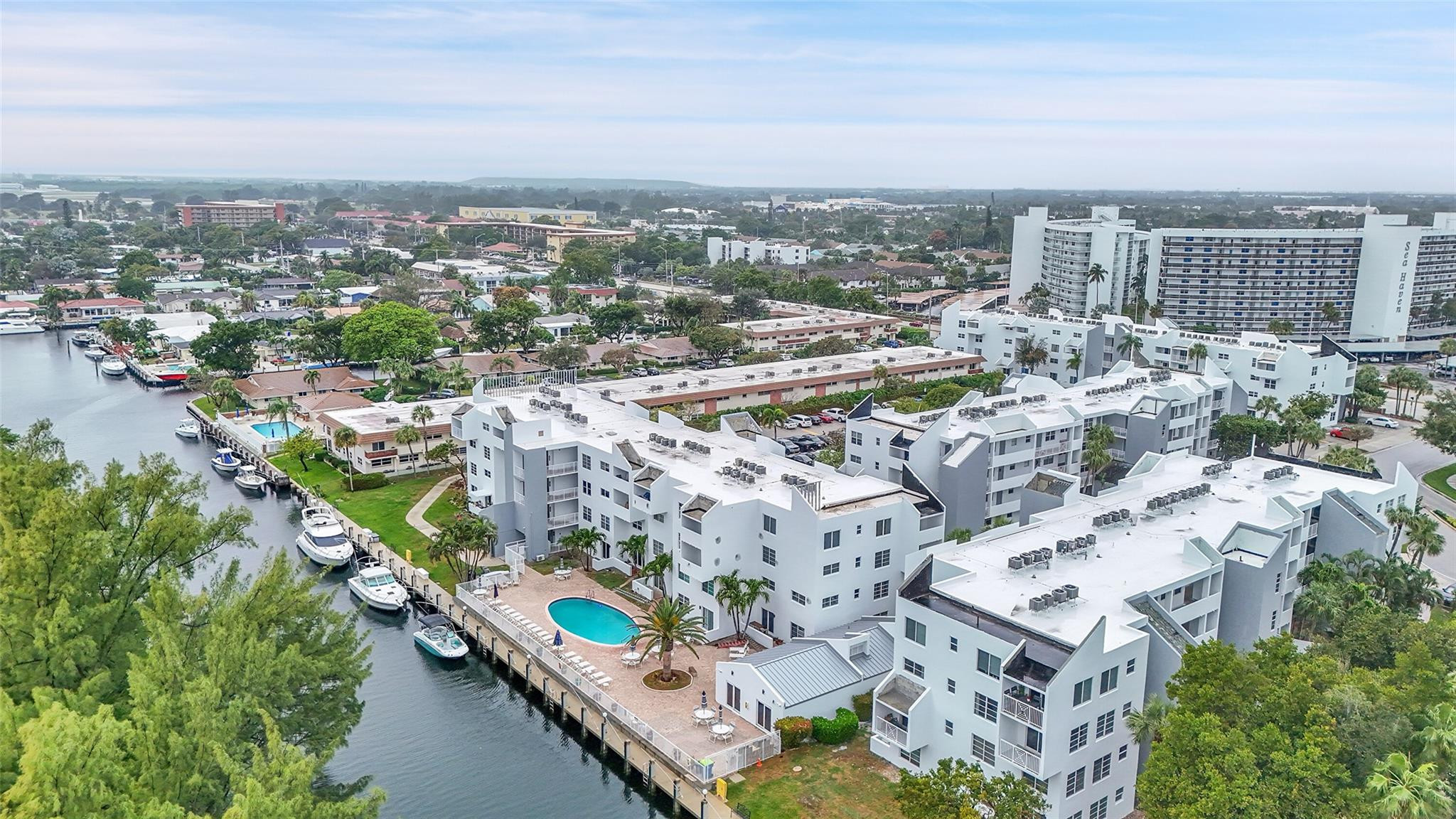 2870 NE 14th Street Cswy 303