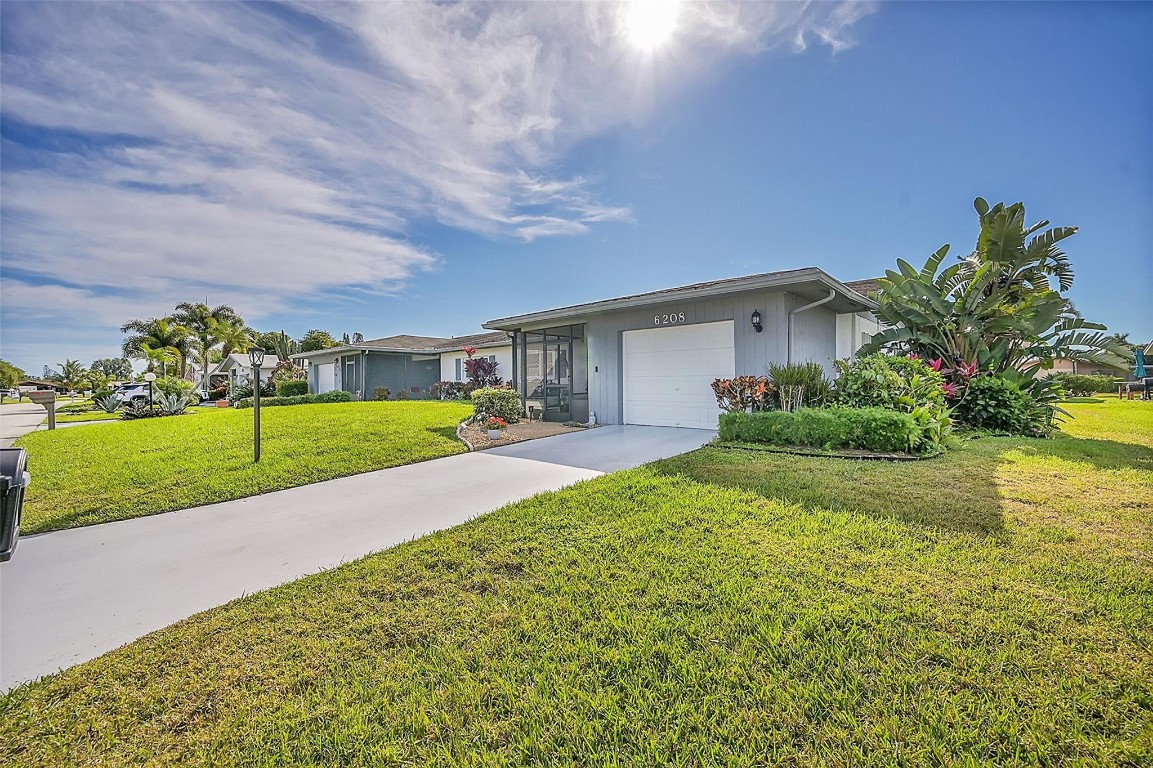 6208 Overland Pl 6208