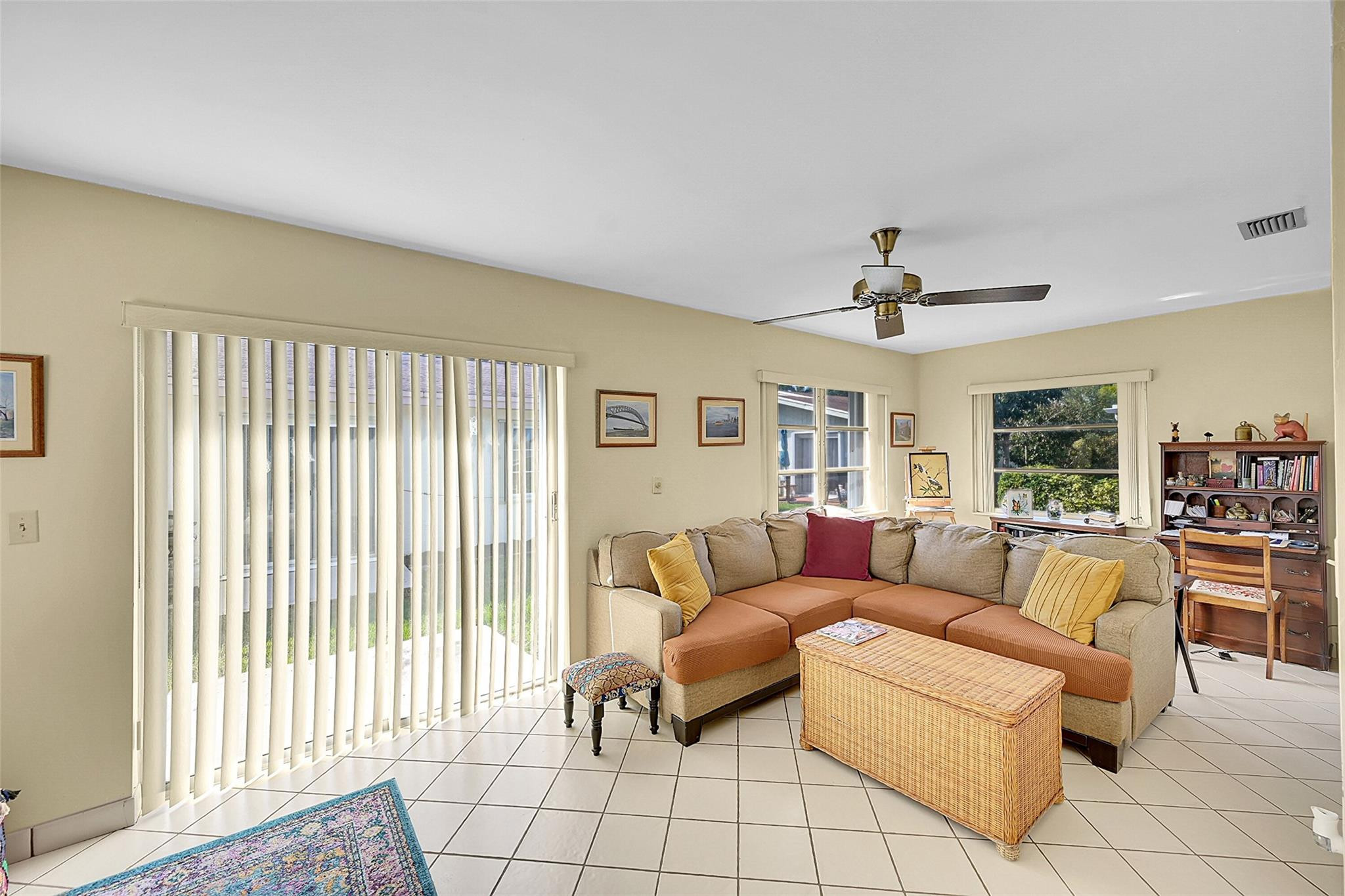6208 Overland Pl 6208
