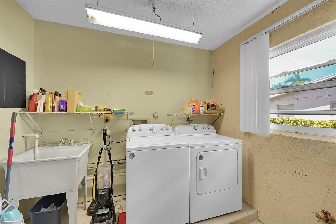 6208 Overland Pl 6208