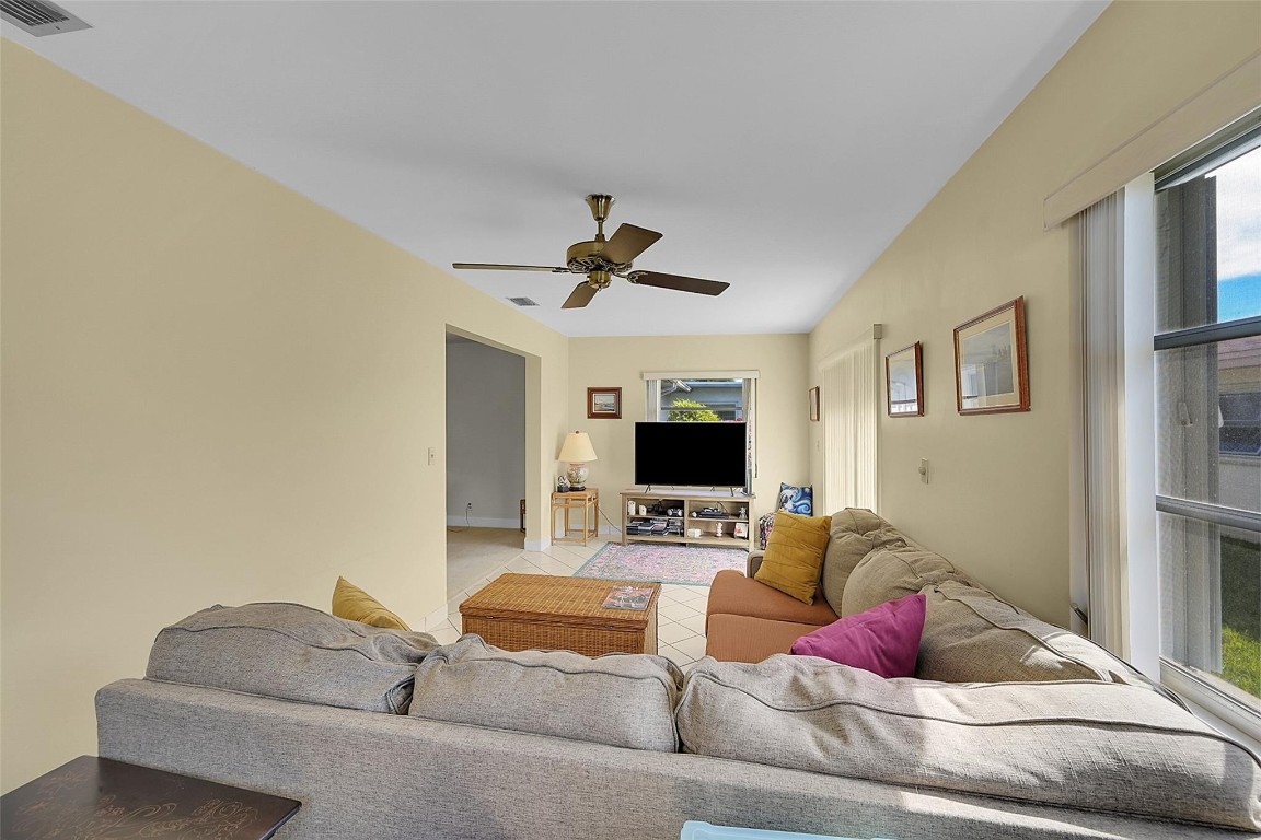 6208 Overland Pl 6208