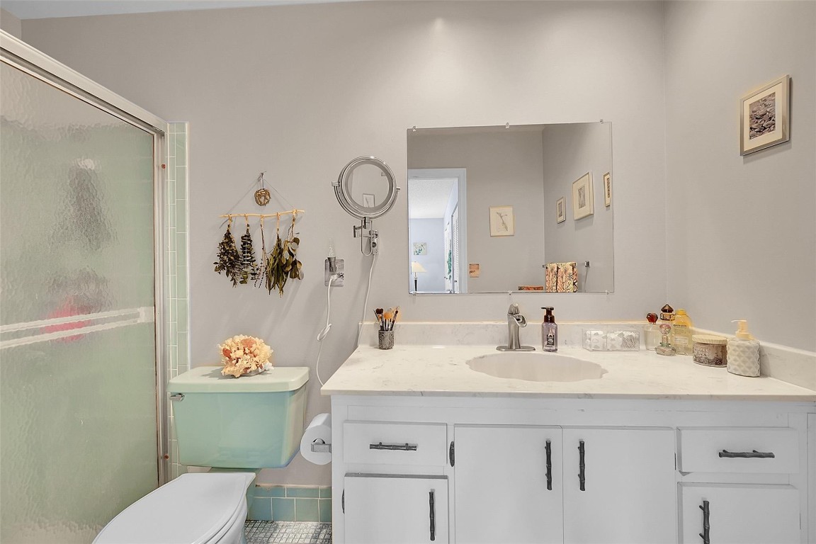 6208 Overland Pl 6208