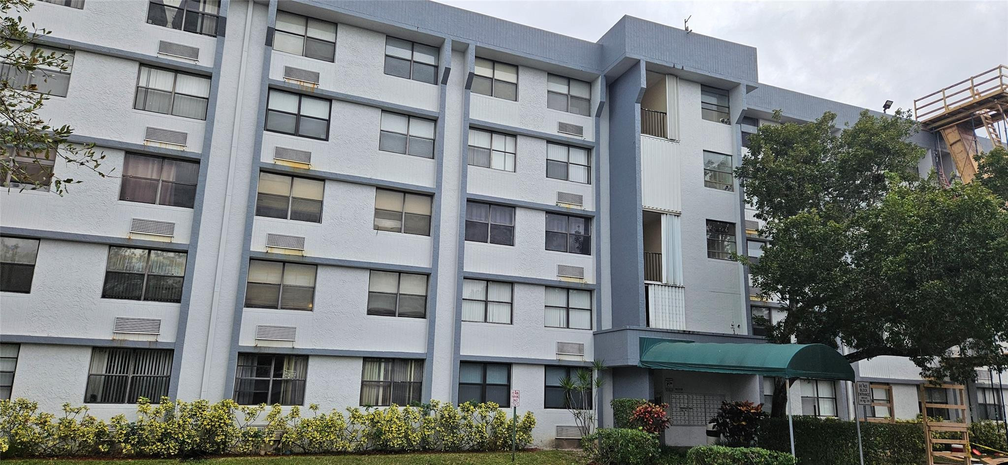 2401 Riverside Dr 417-B