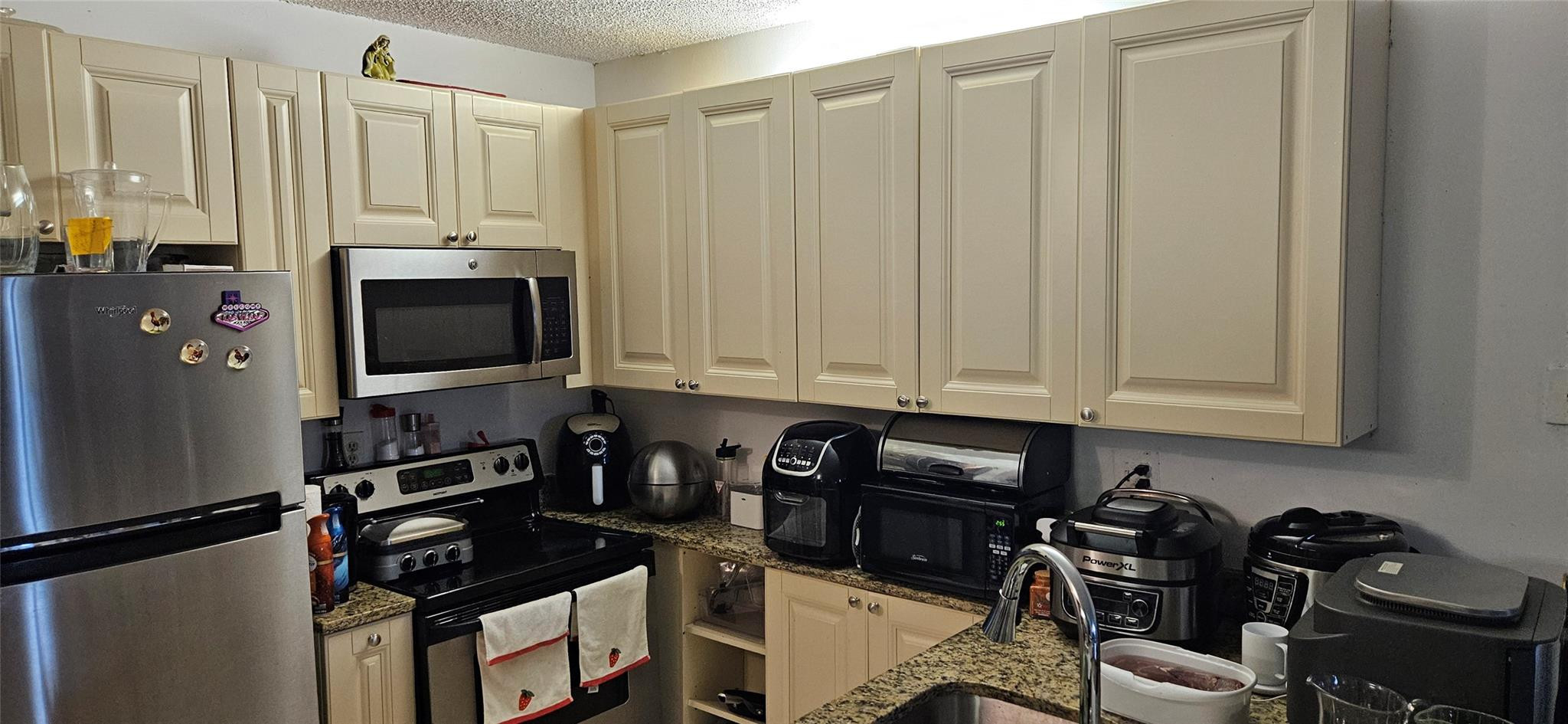 2401 Riverside Dr 417-B