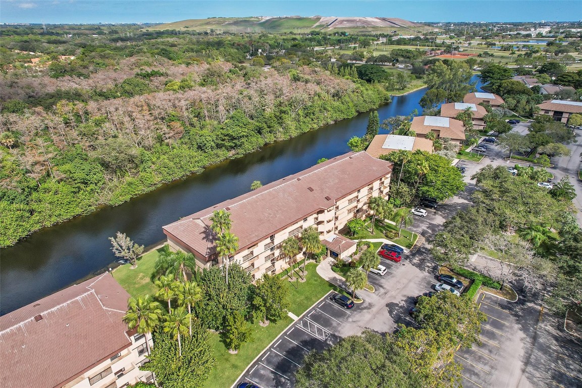 2660 Carambola Cir N 202