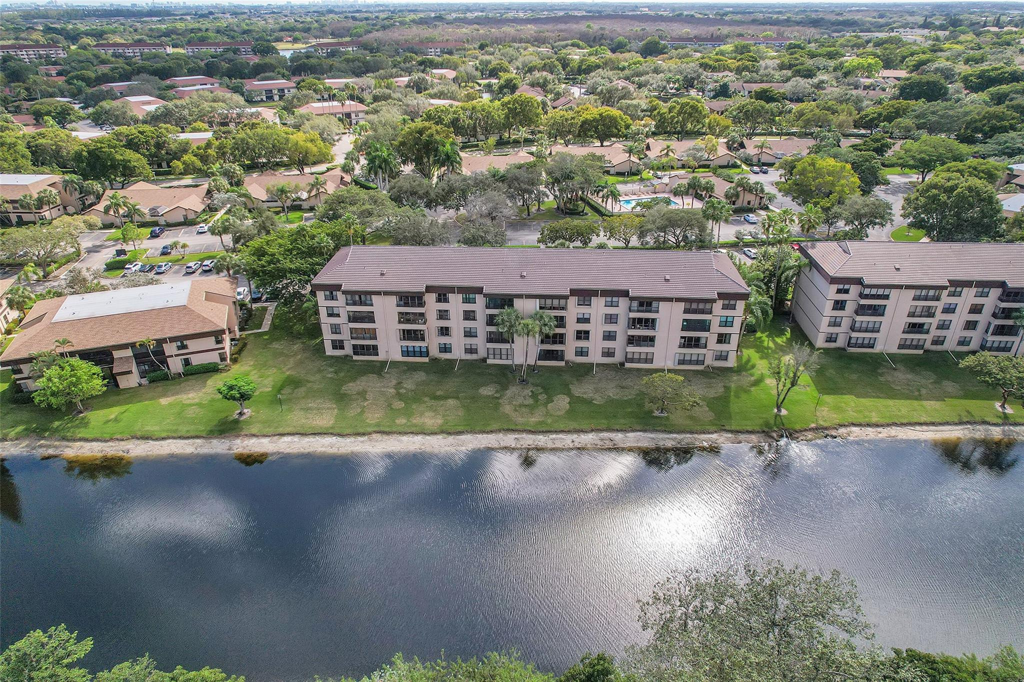 2660 Carambola Cir N 202