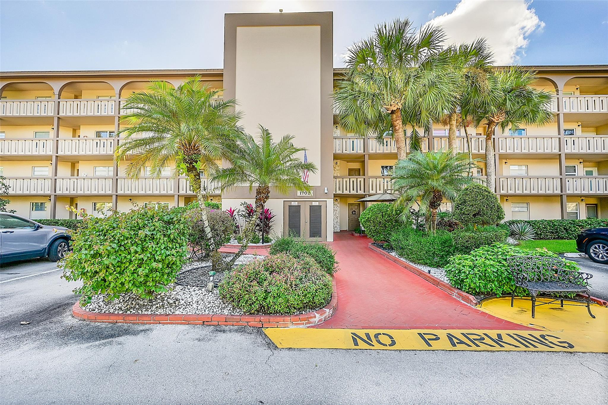 1702 Andros Isle L3