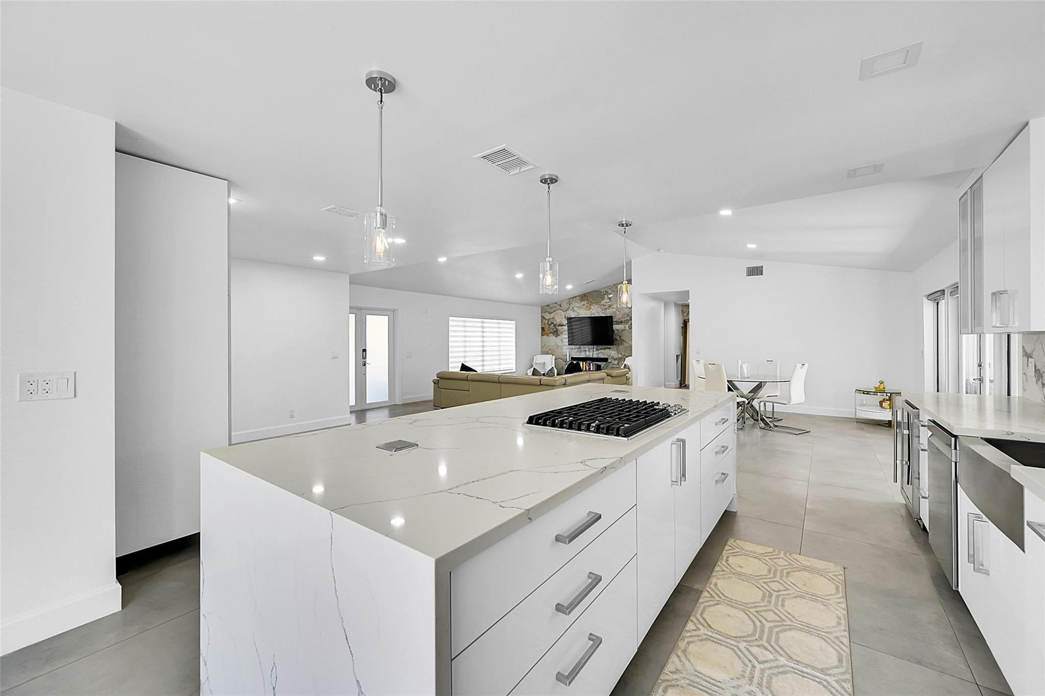 8610 NW 56th St