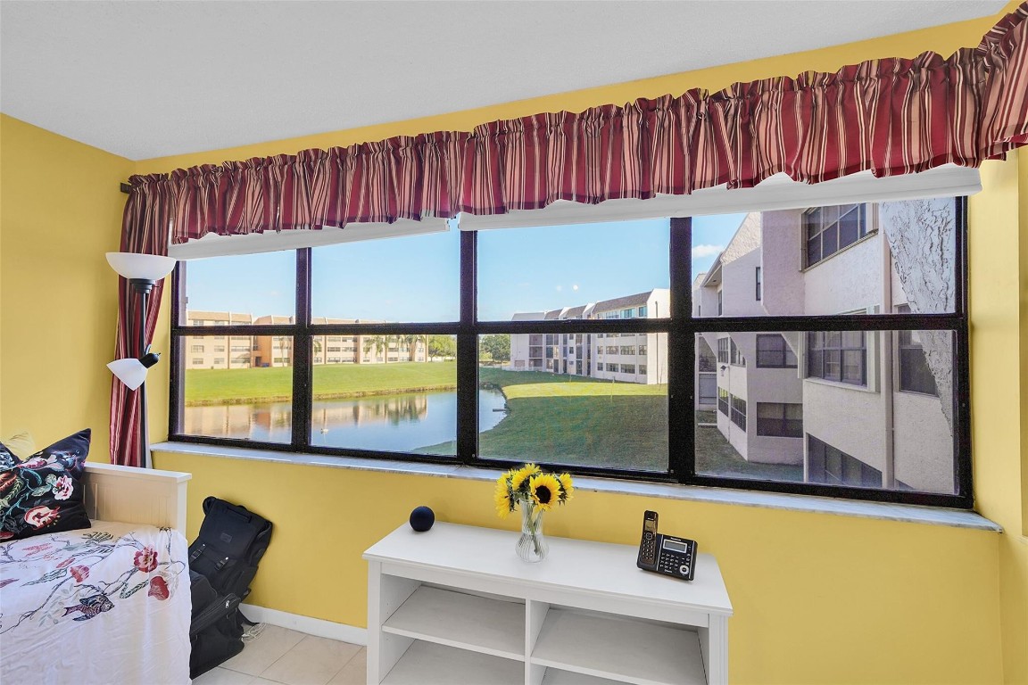 10123 Lakes Blvd 206