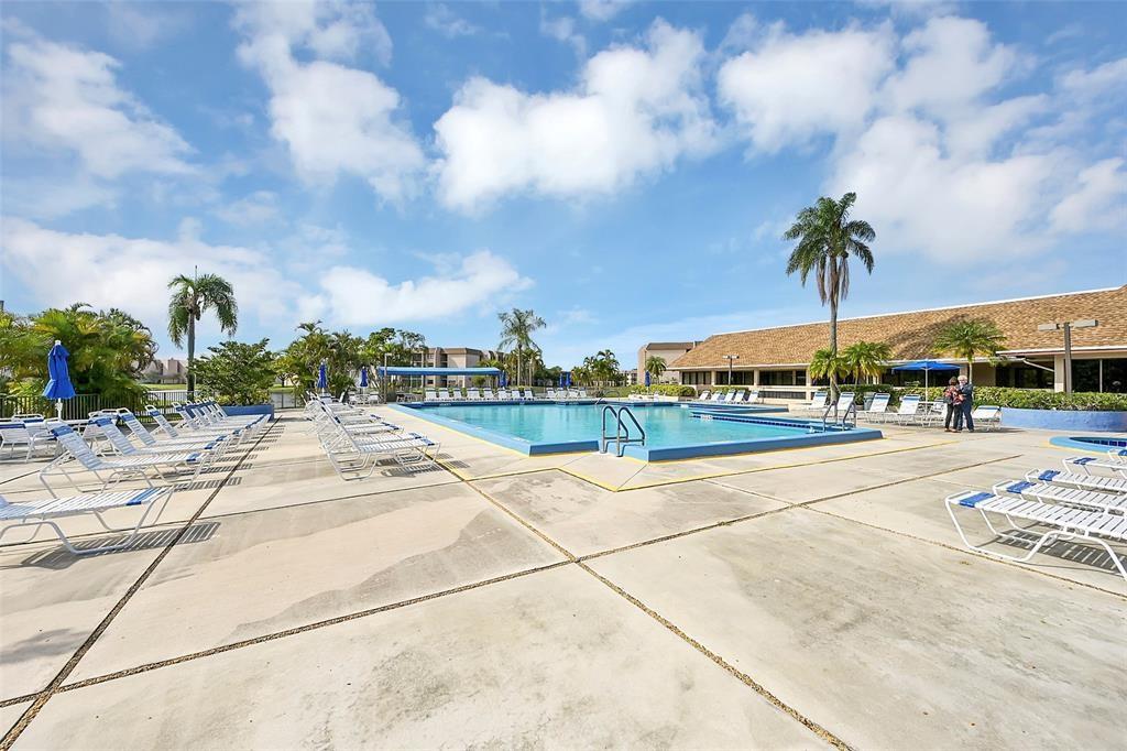 10123 Lakes Blvd 206