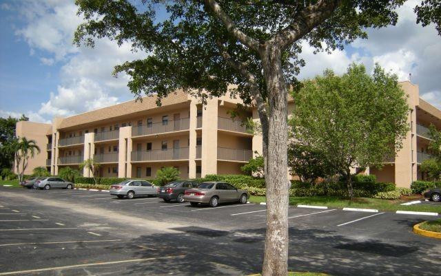 10123 Lakes Blvd 206