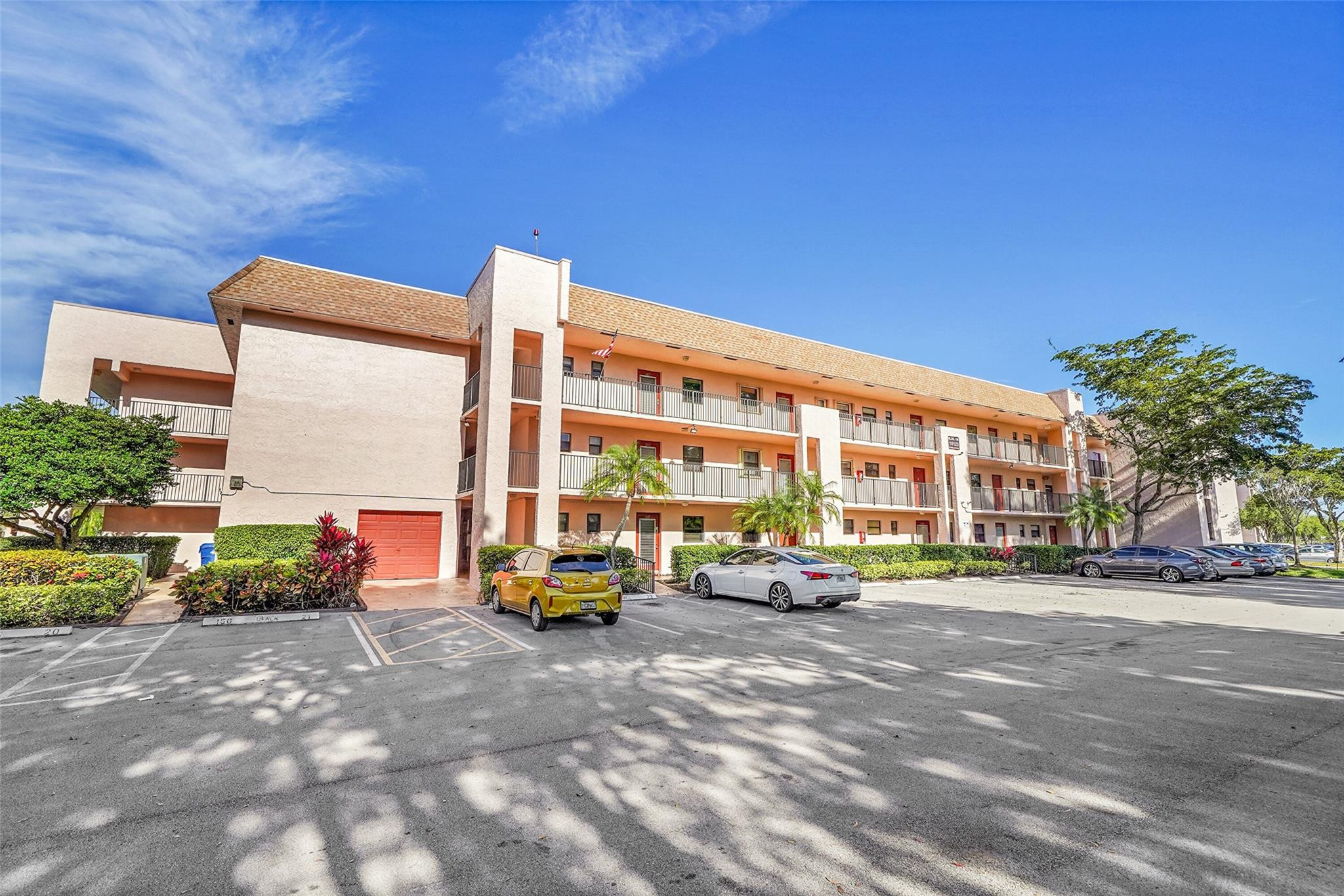 10123 Lakes Blvd 206