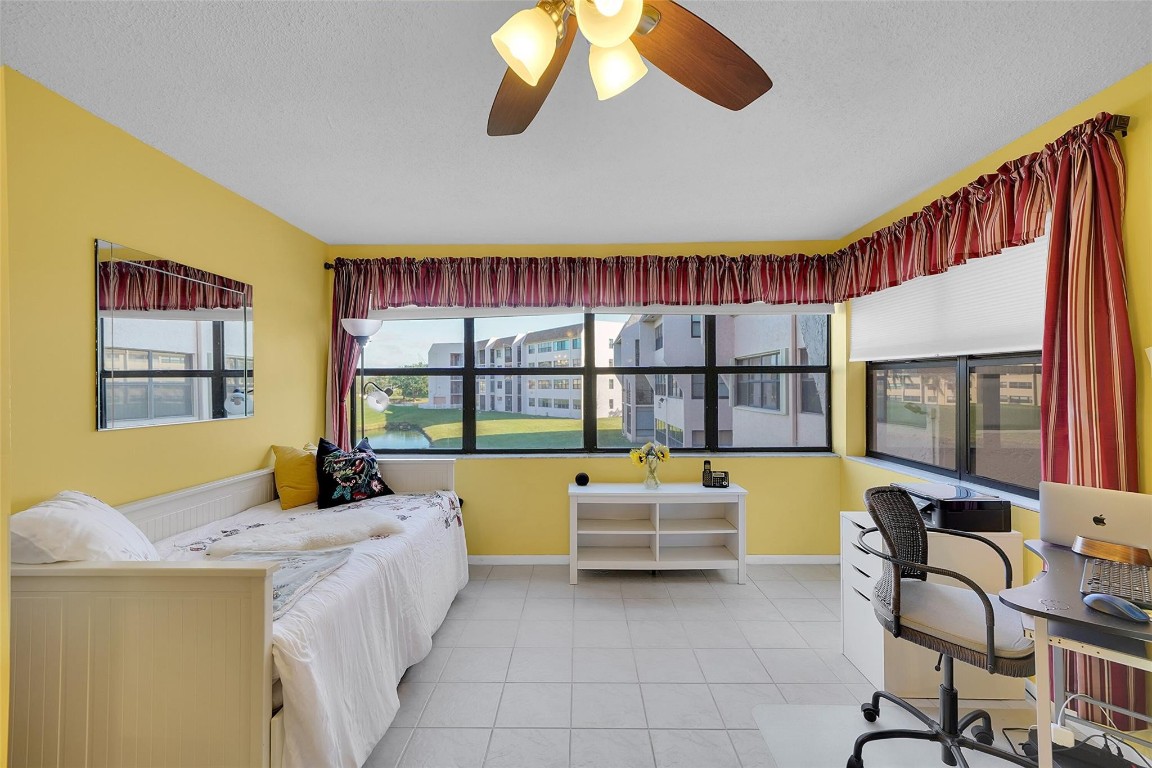 10123 Lakes Blvd 206