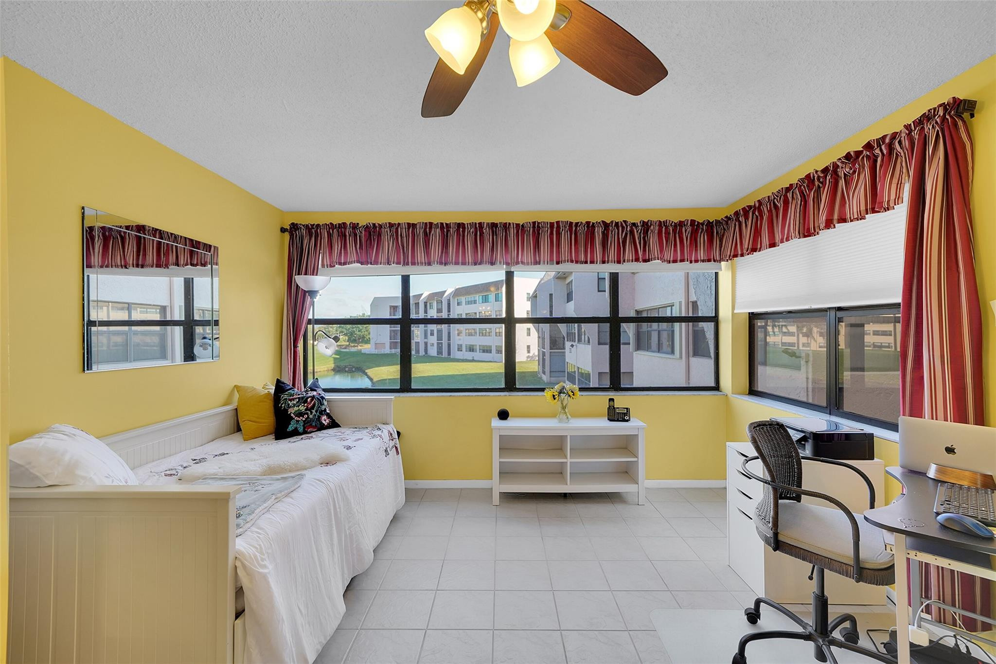 10123 Lakes Blvd 206