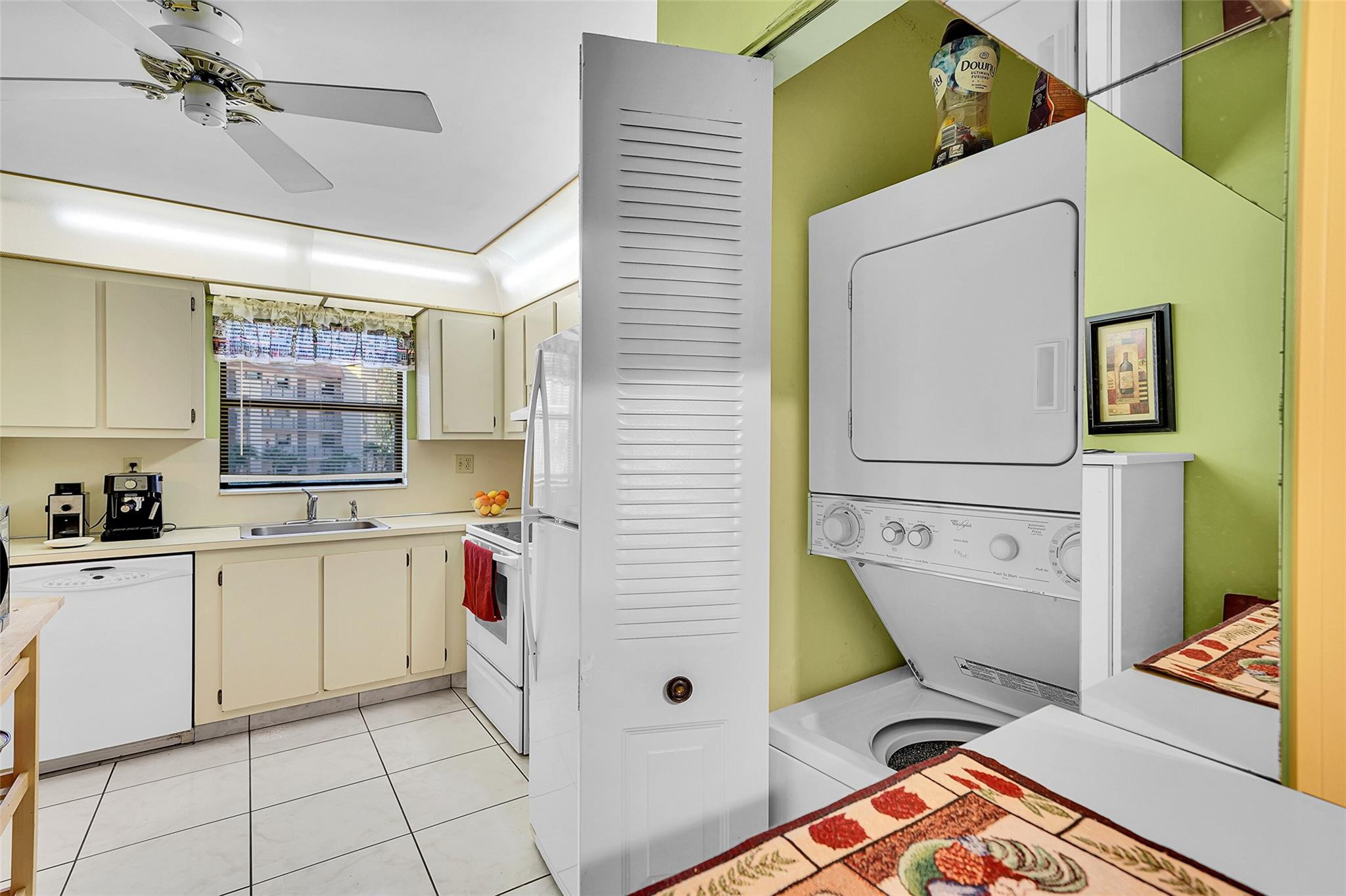 10123 Lakes Blvd 206