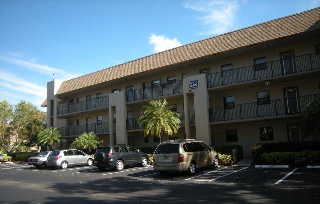 10123 Lakes Blvd 206