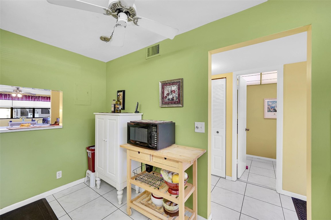 10123 Lakes Blvd 206