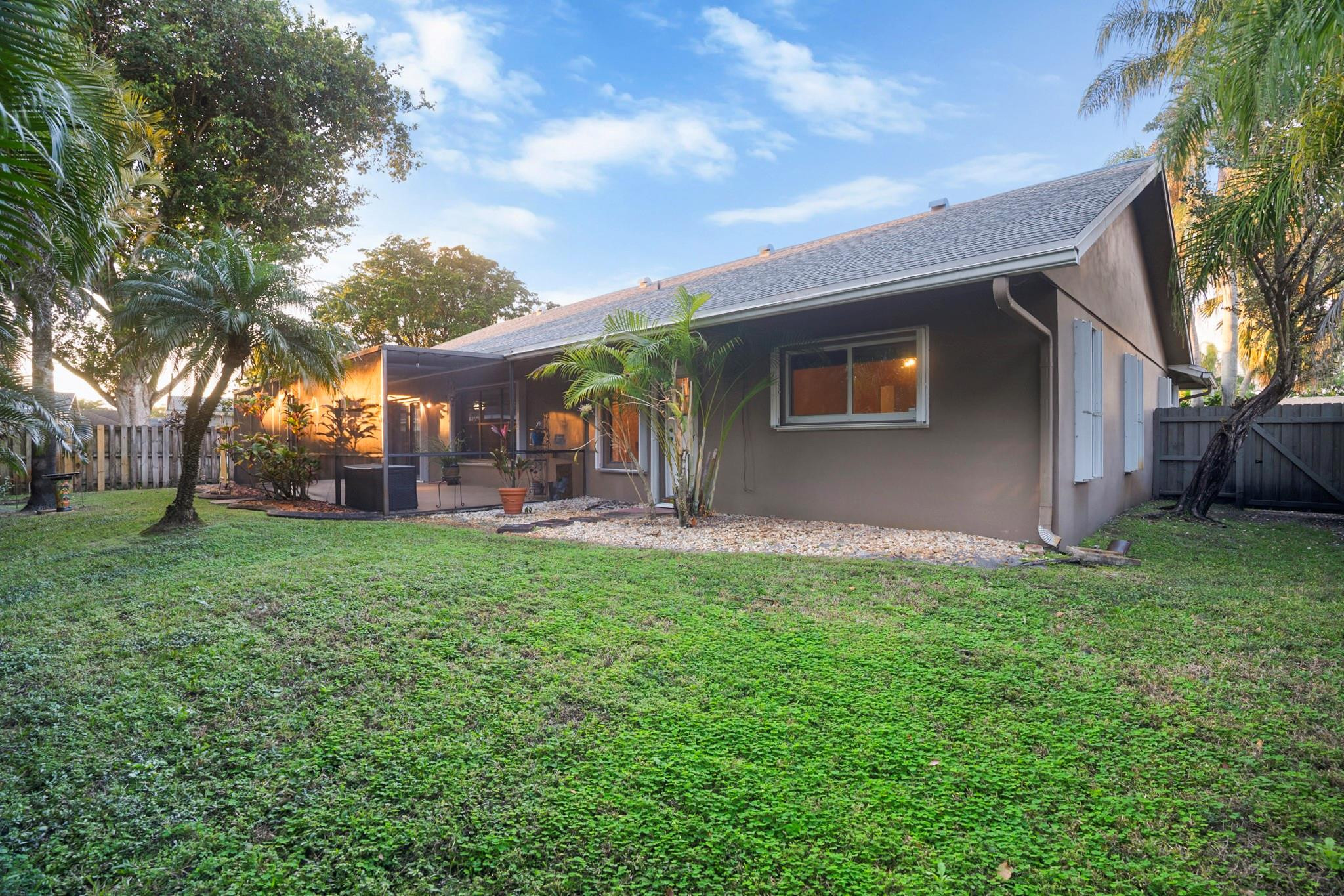 11930 SW 56th St