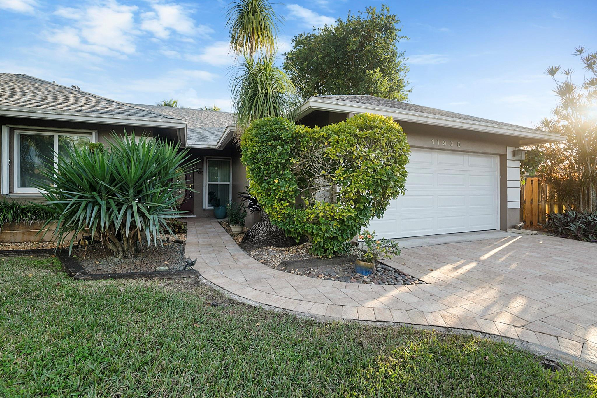 11930 SW 56th St