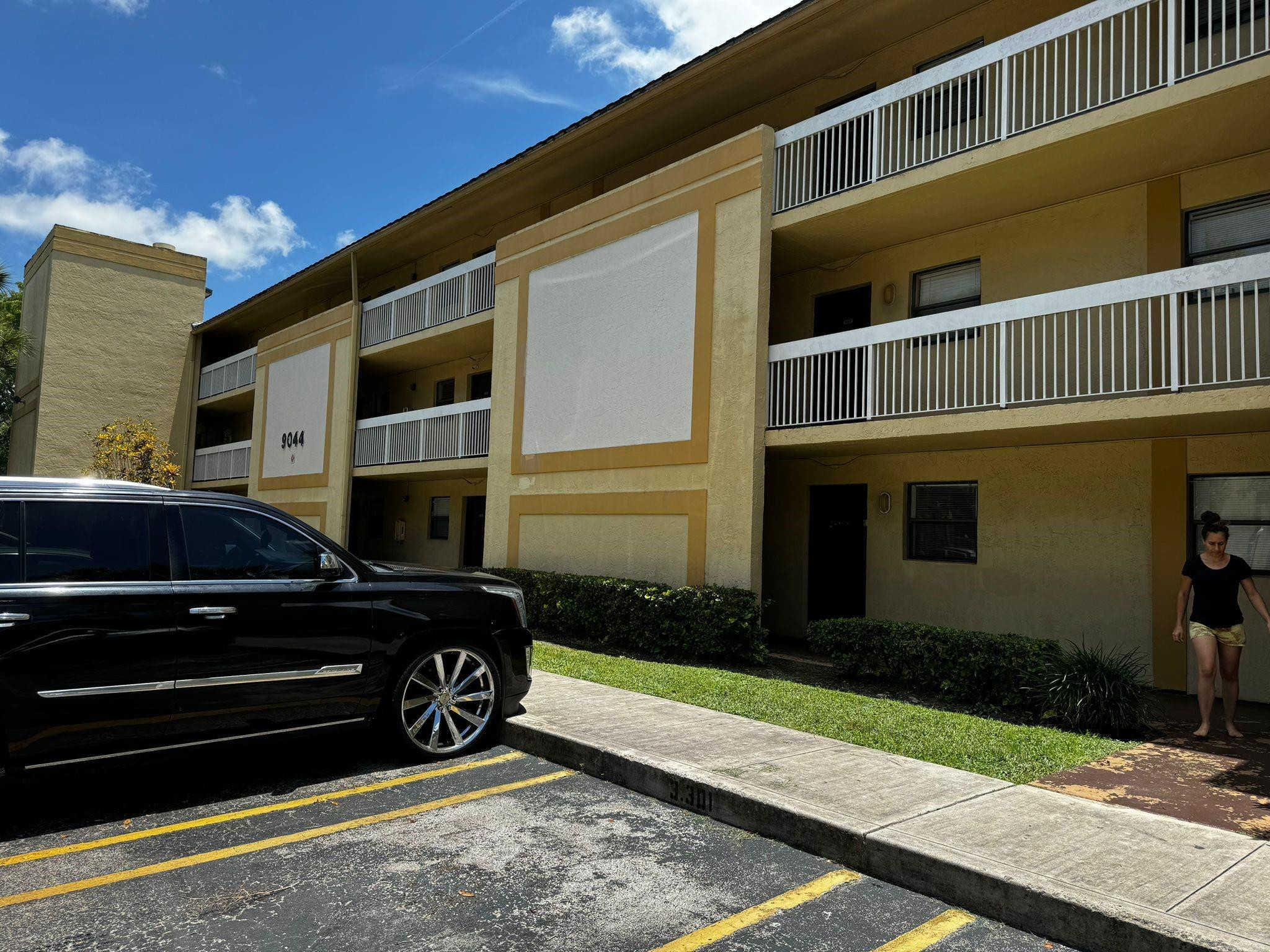 9044 NW 28th Dr 3-205