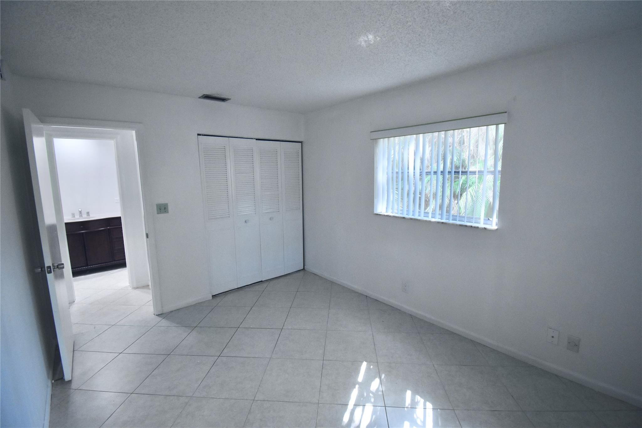 11540 NW 40th Ct