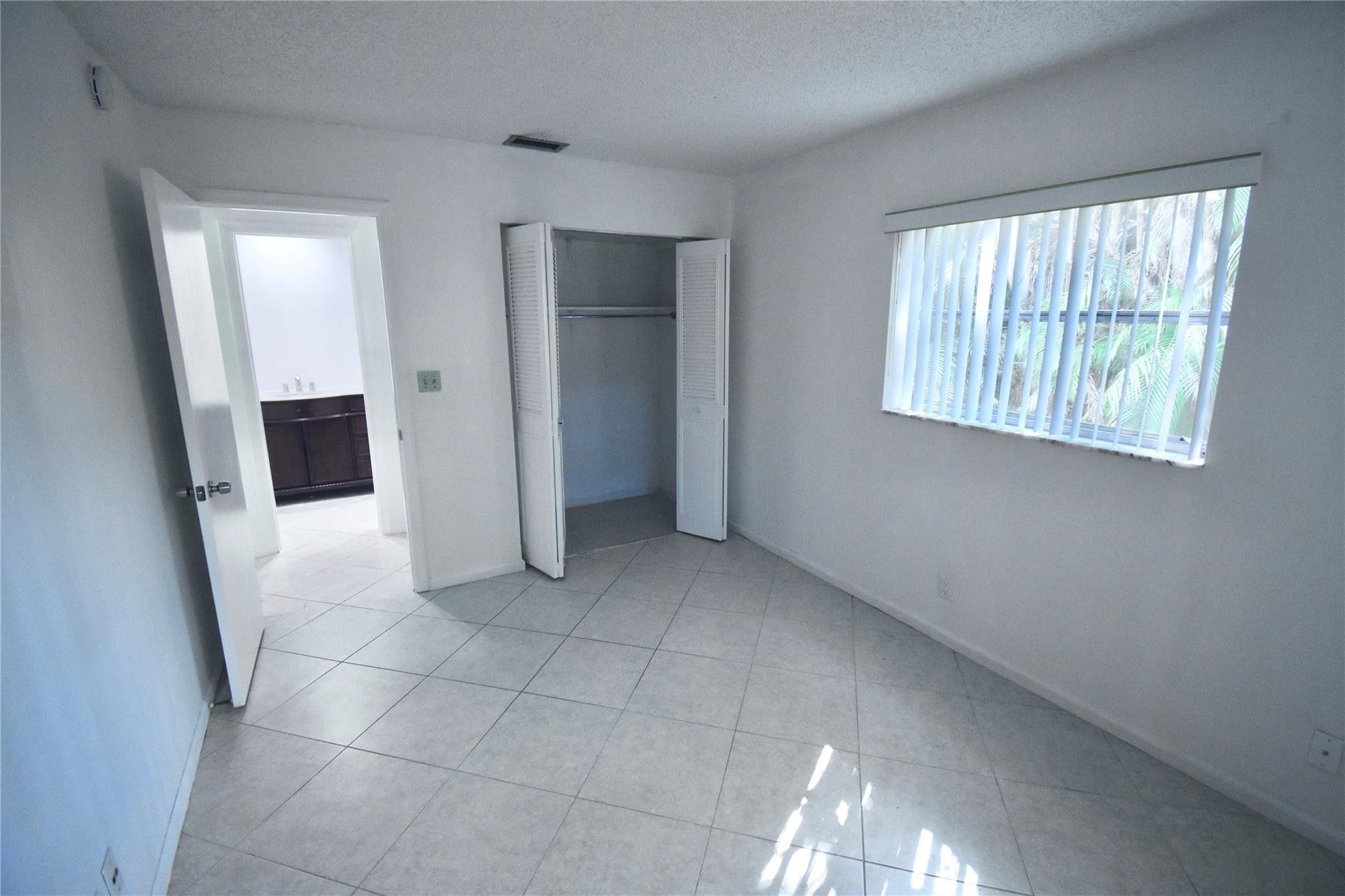 11540 NW 40th Ct