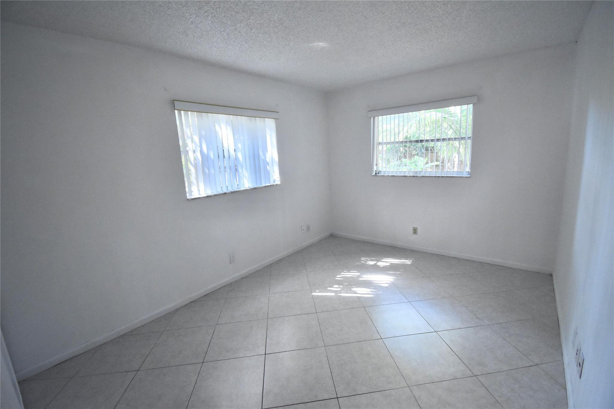 11540 NW 40th Ct