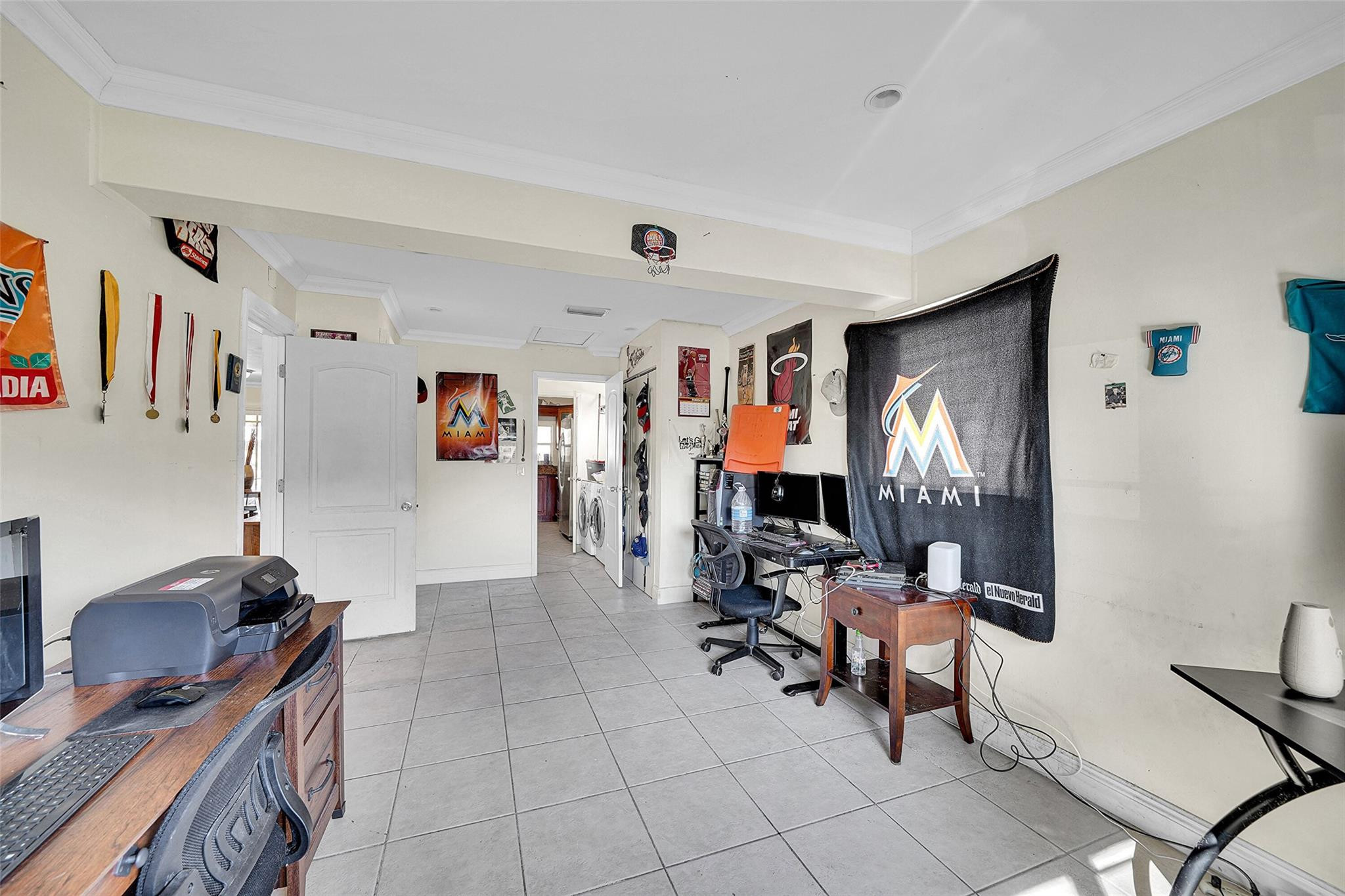 1812 N 40th Ave