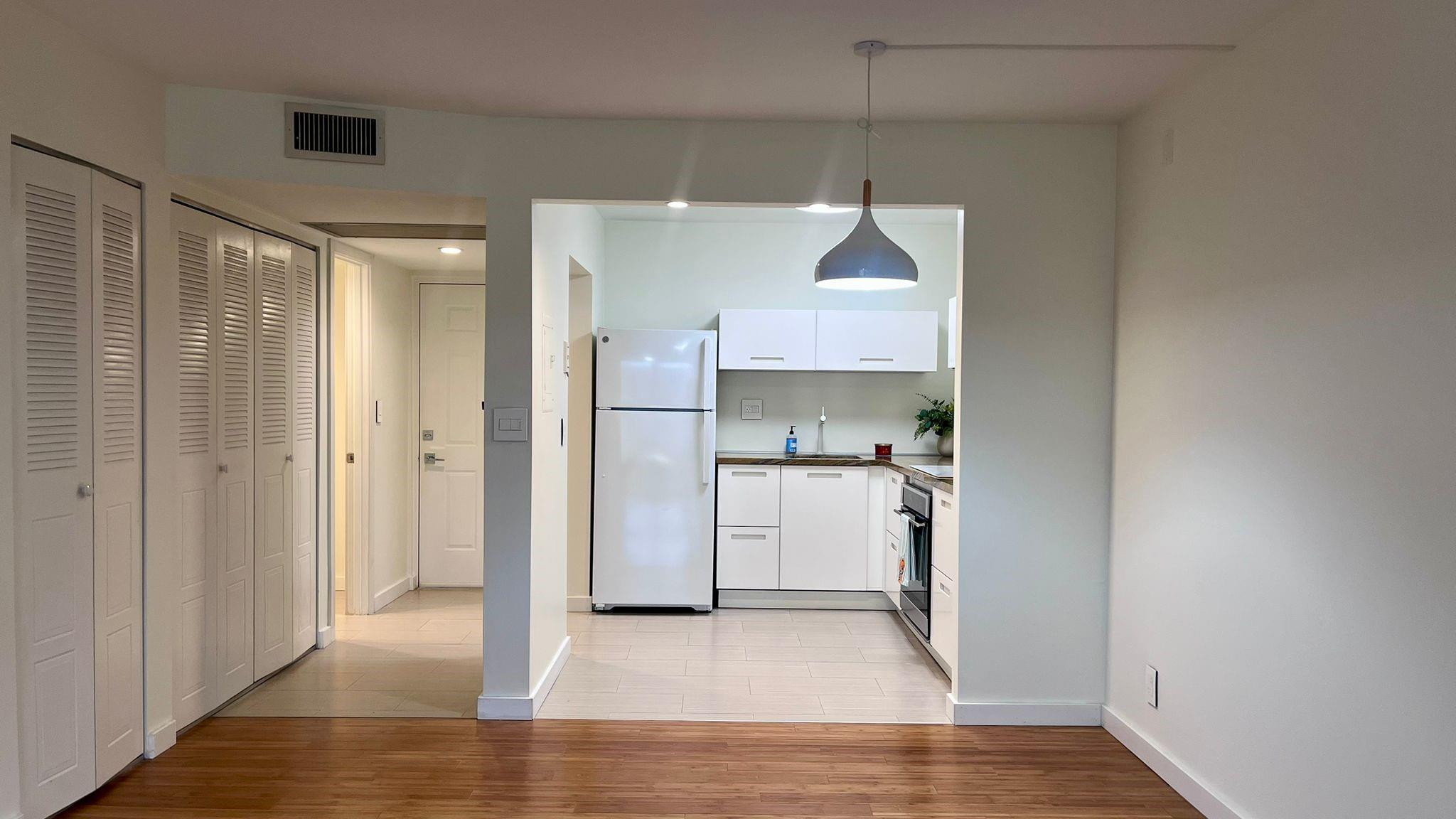 9440 SW 8 st 316