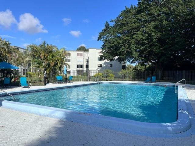 9440 SW 8 st 316
