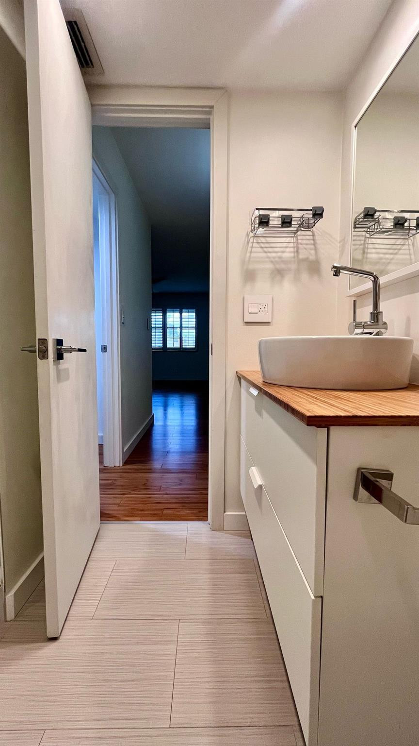 9440 SW 8 st 316