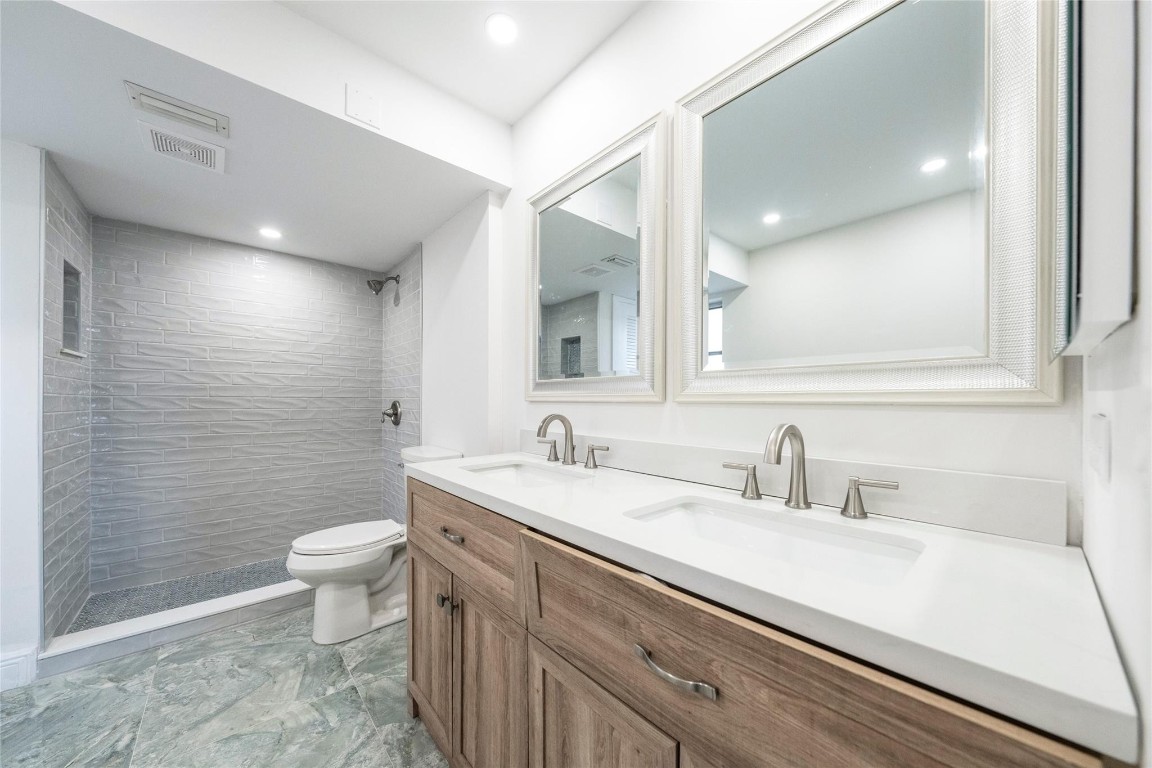 250 John F Kennedy Dr 104