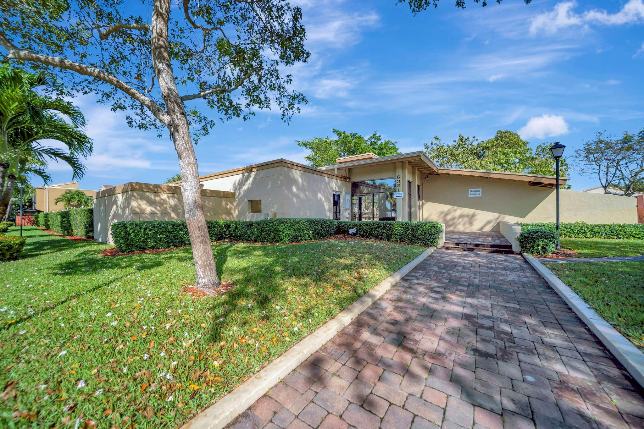 8397 N Missionwood Cir