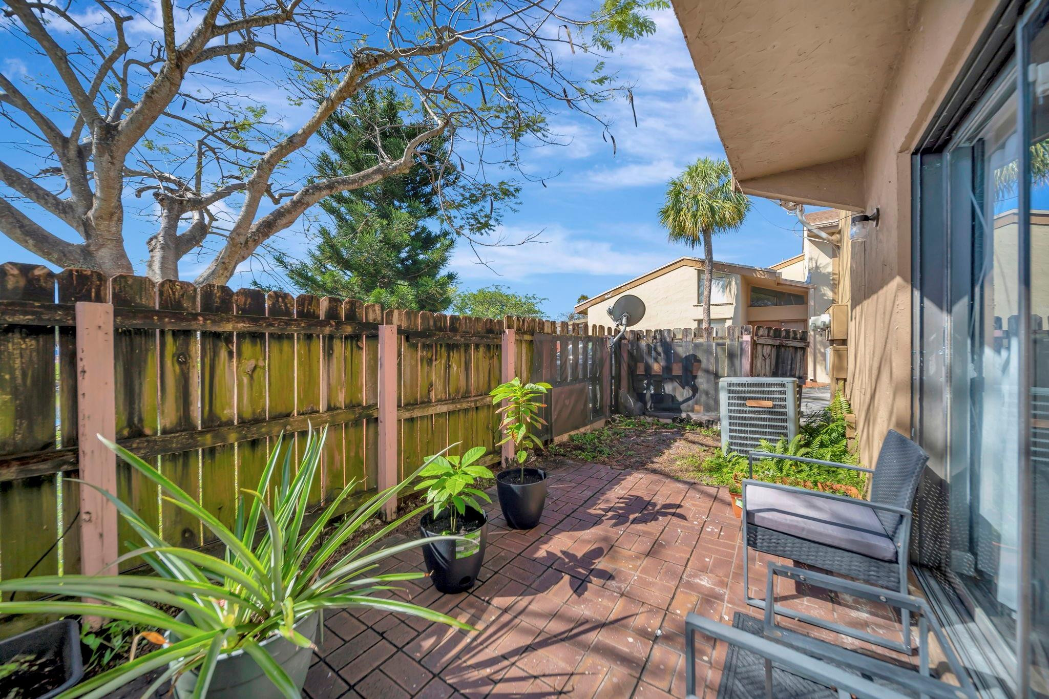 8397 N Missionwood Cir