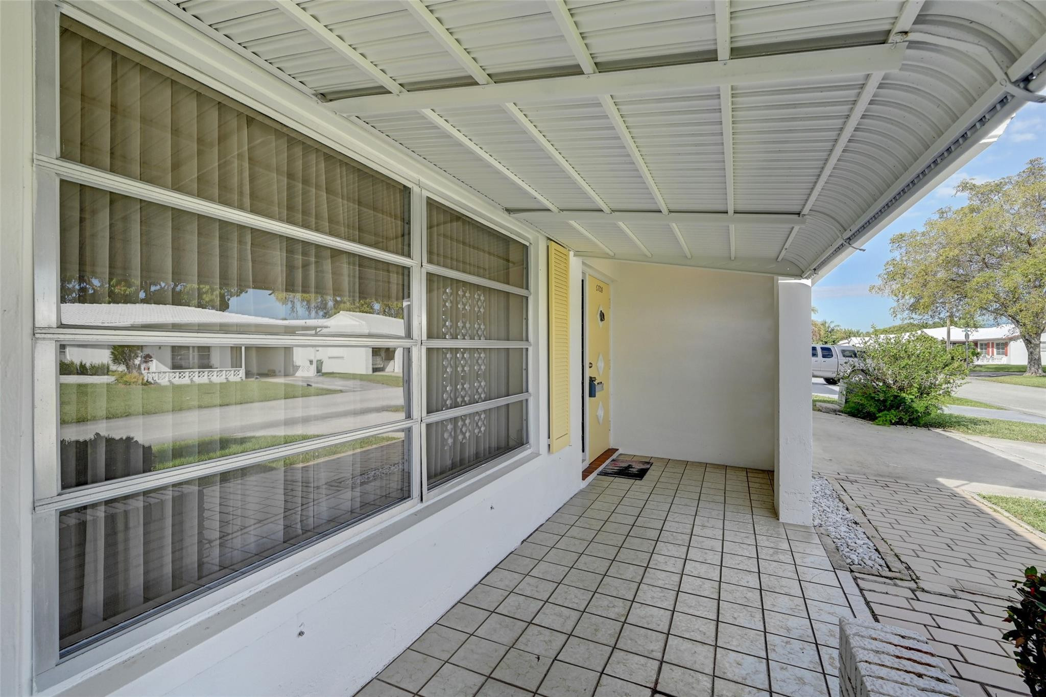 6700 NW 74th Pl
