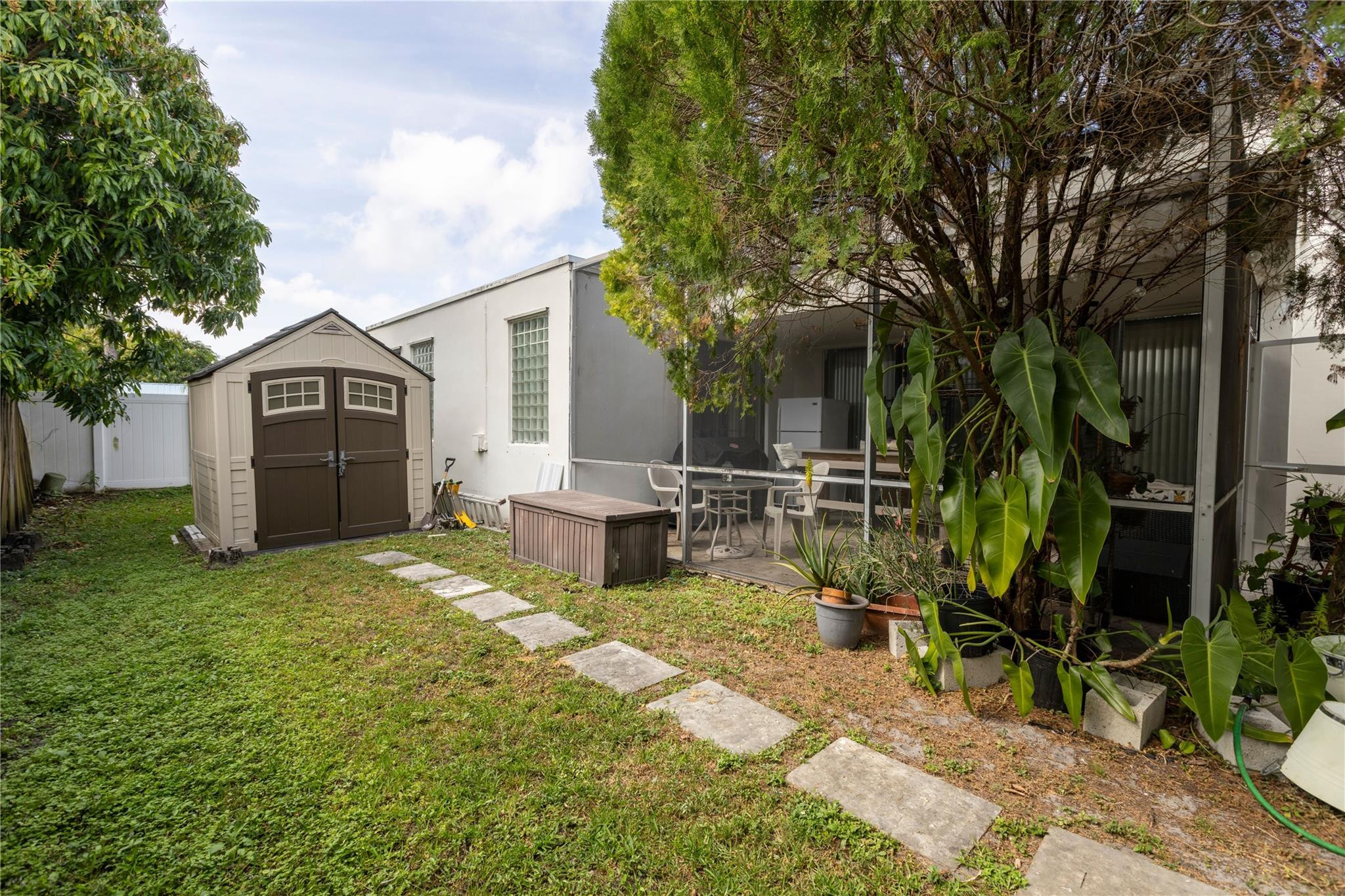 7470 NW 36th St