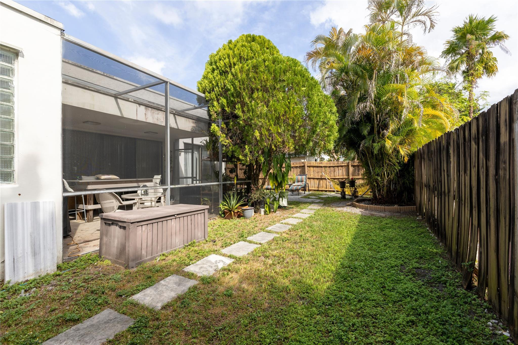 7470 NW 36th St