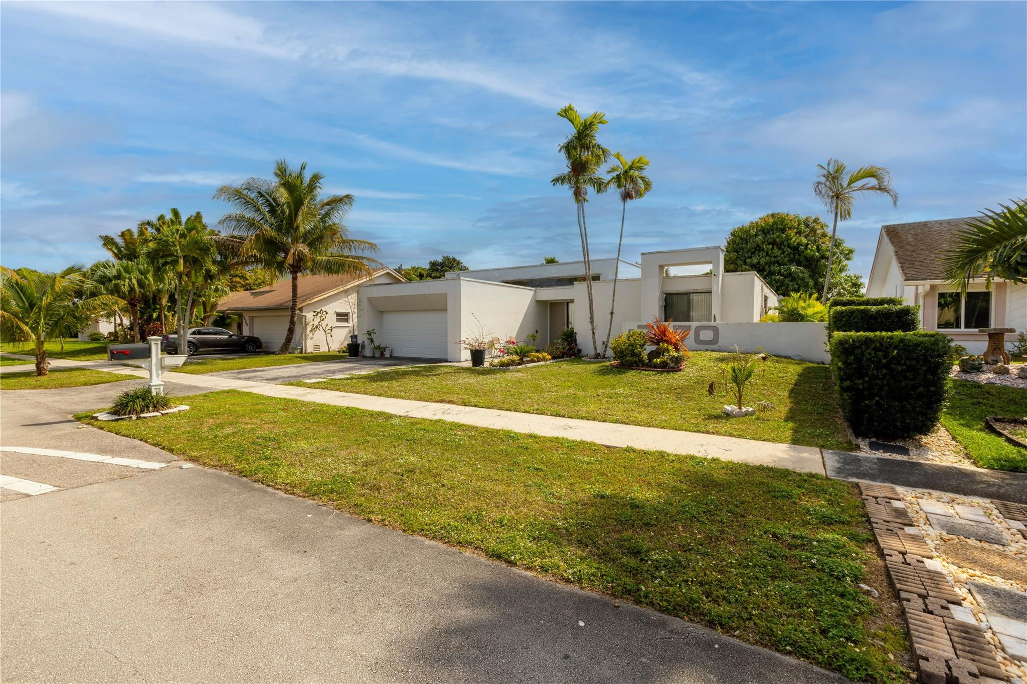 7470 NW 36th St