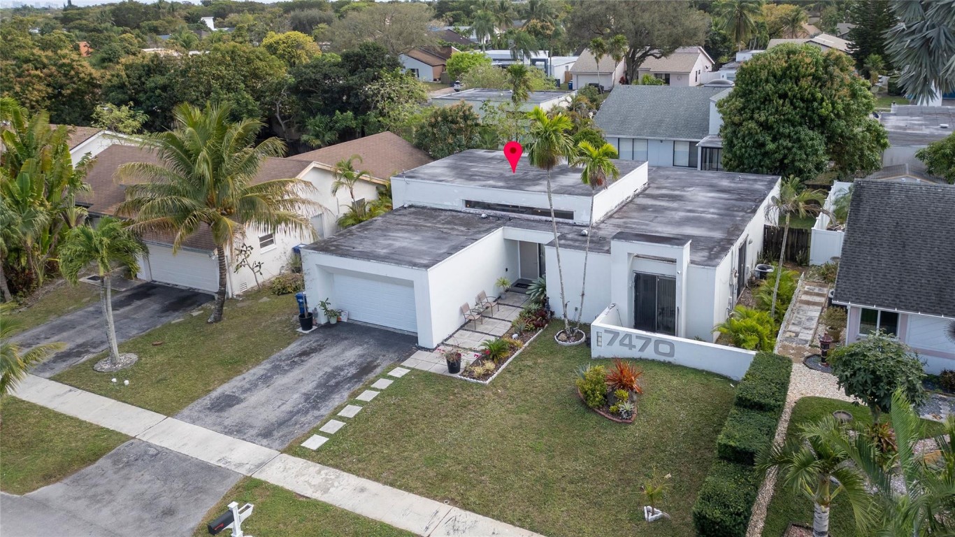 7470 NW 36th St
