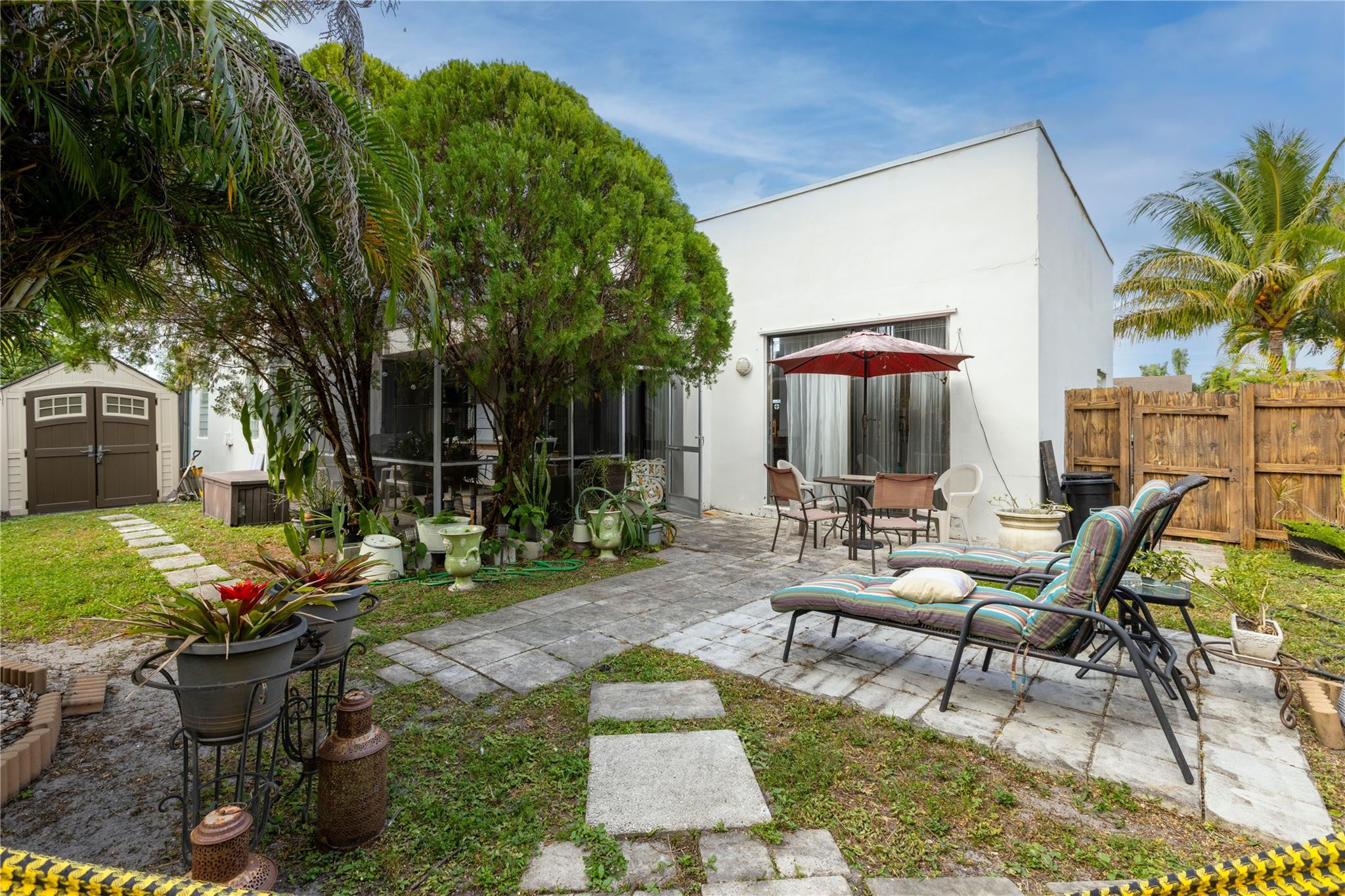 7470 NW 36th St