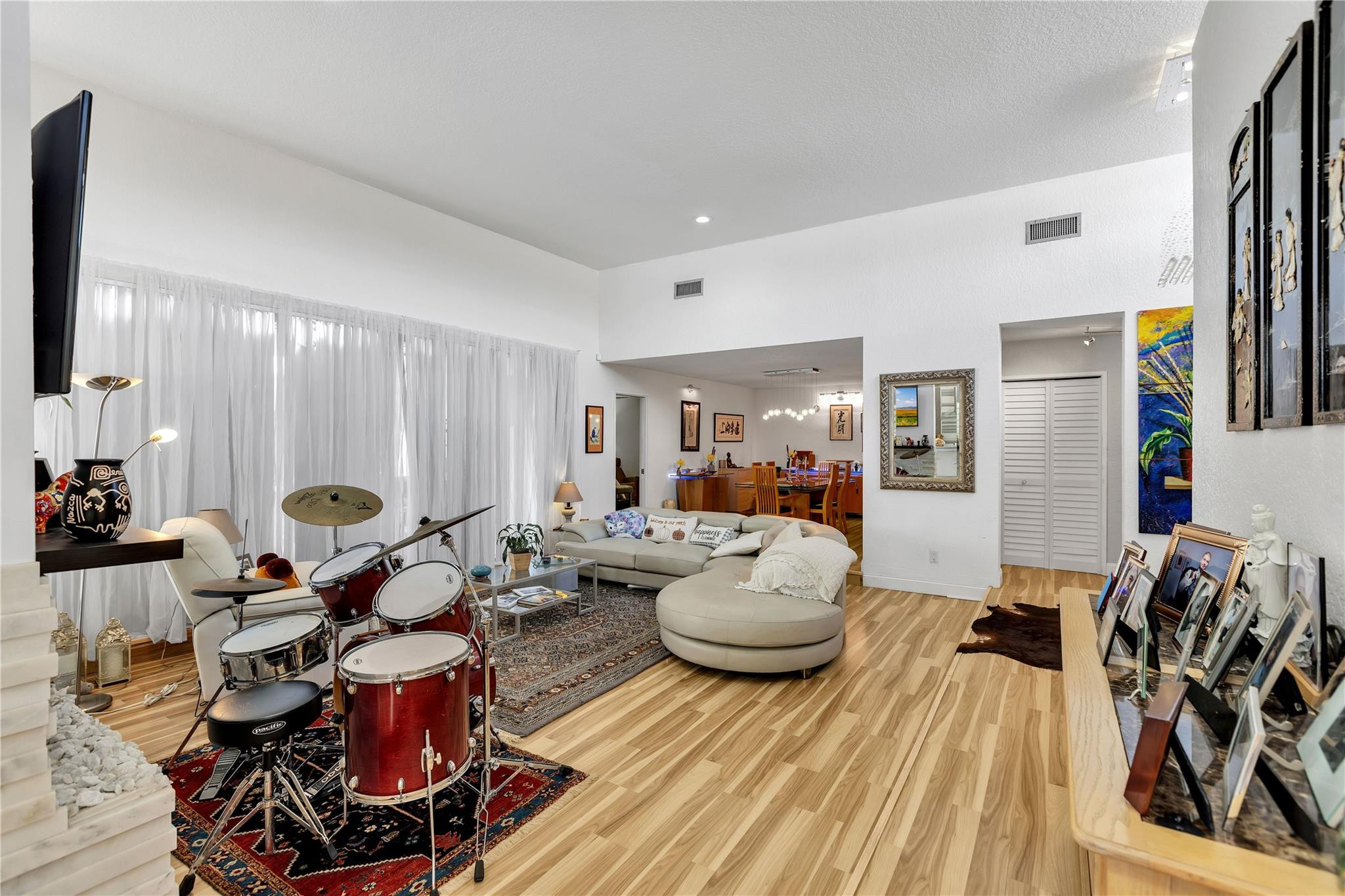 7470 NW 36th St