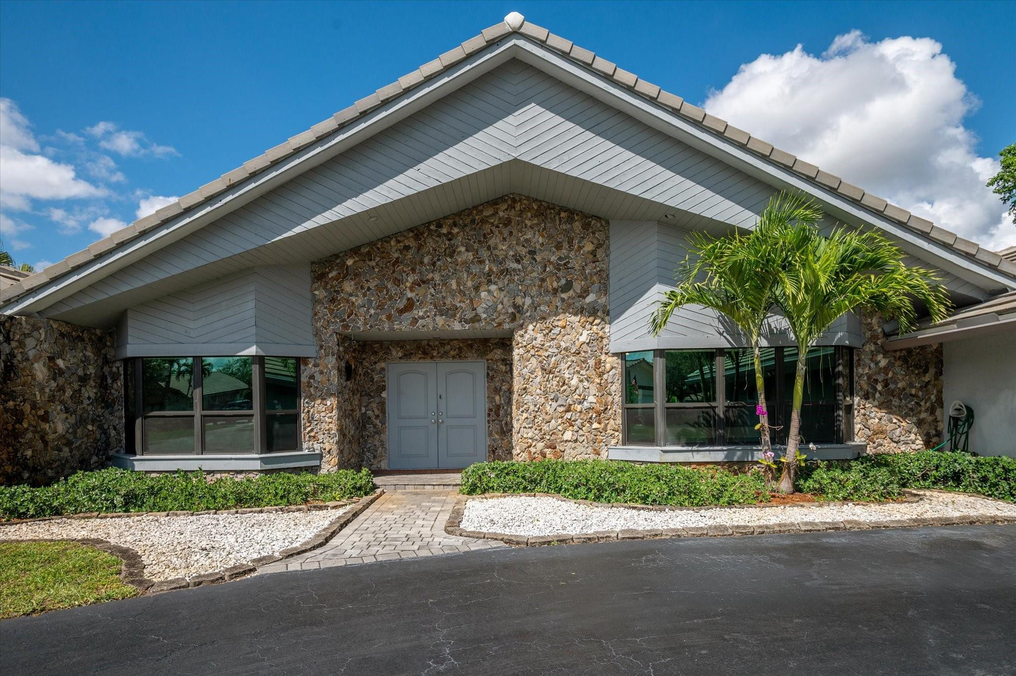 9909 NW 14th Ct