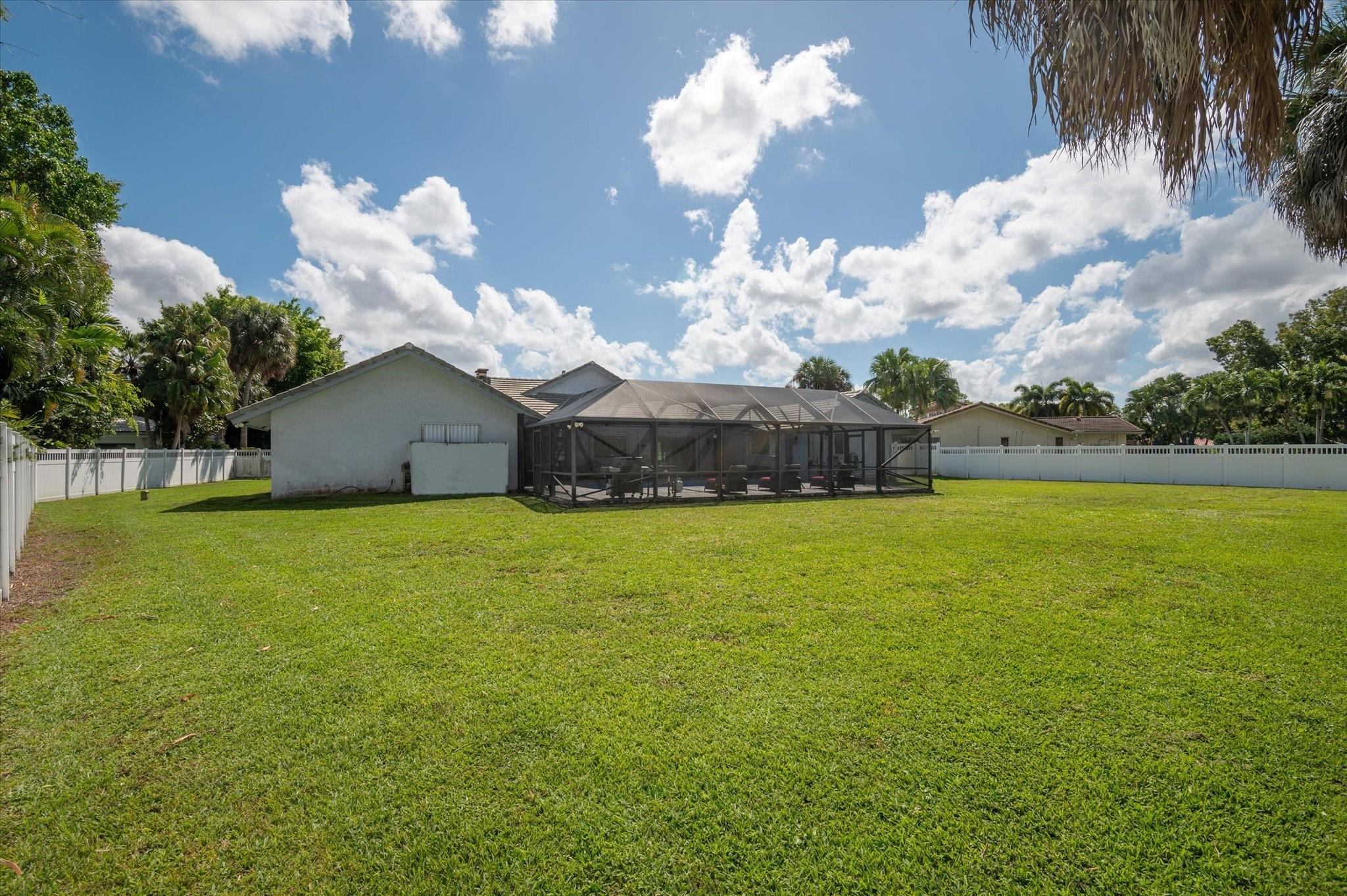 9909 NW 14th Ct