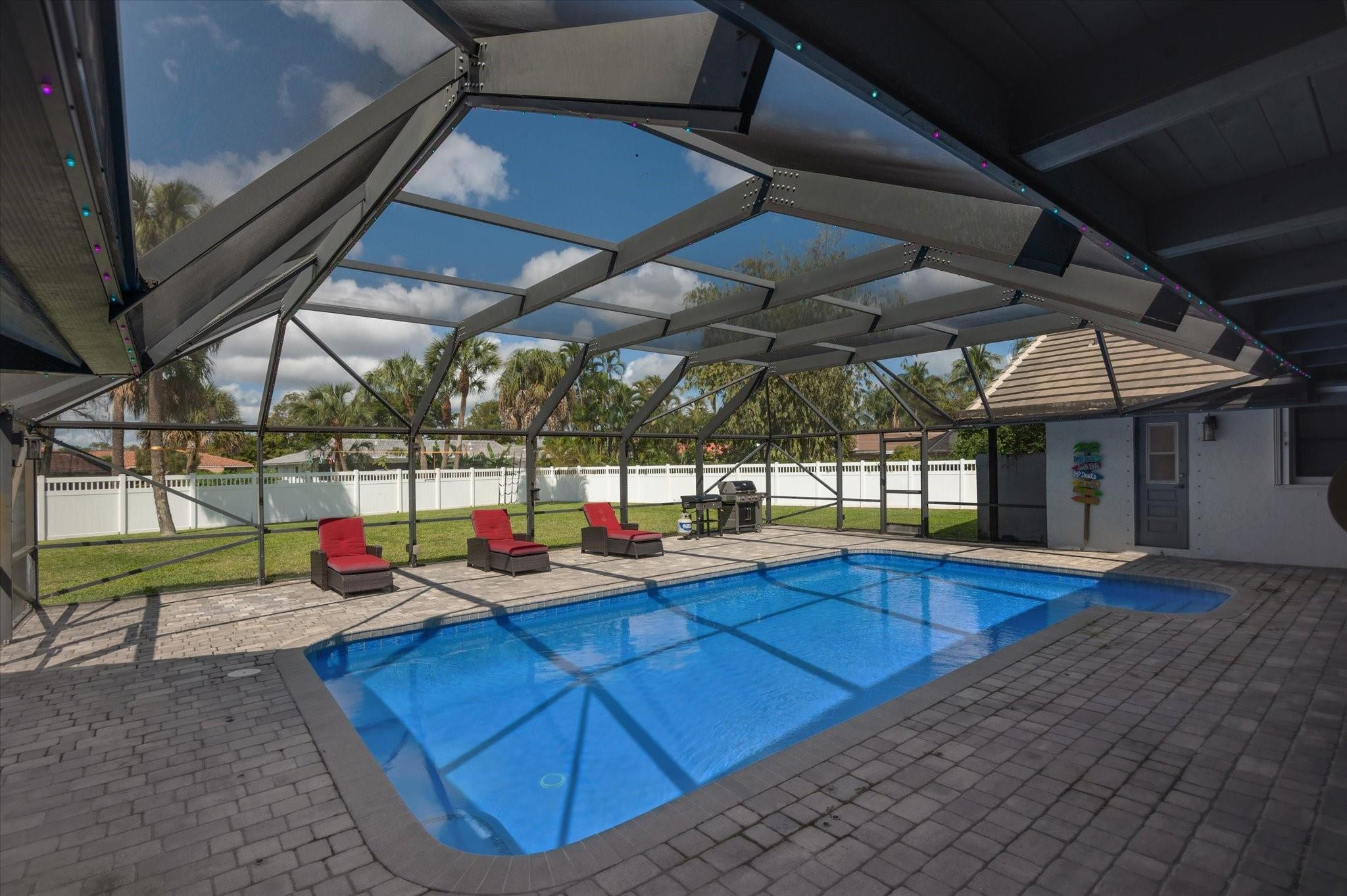 9909 NW 14th Ct