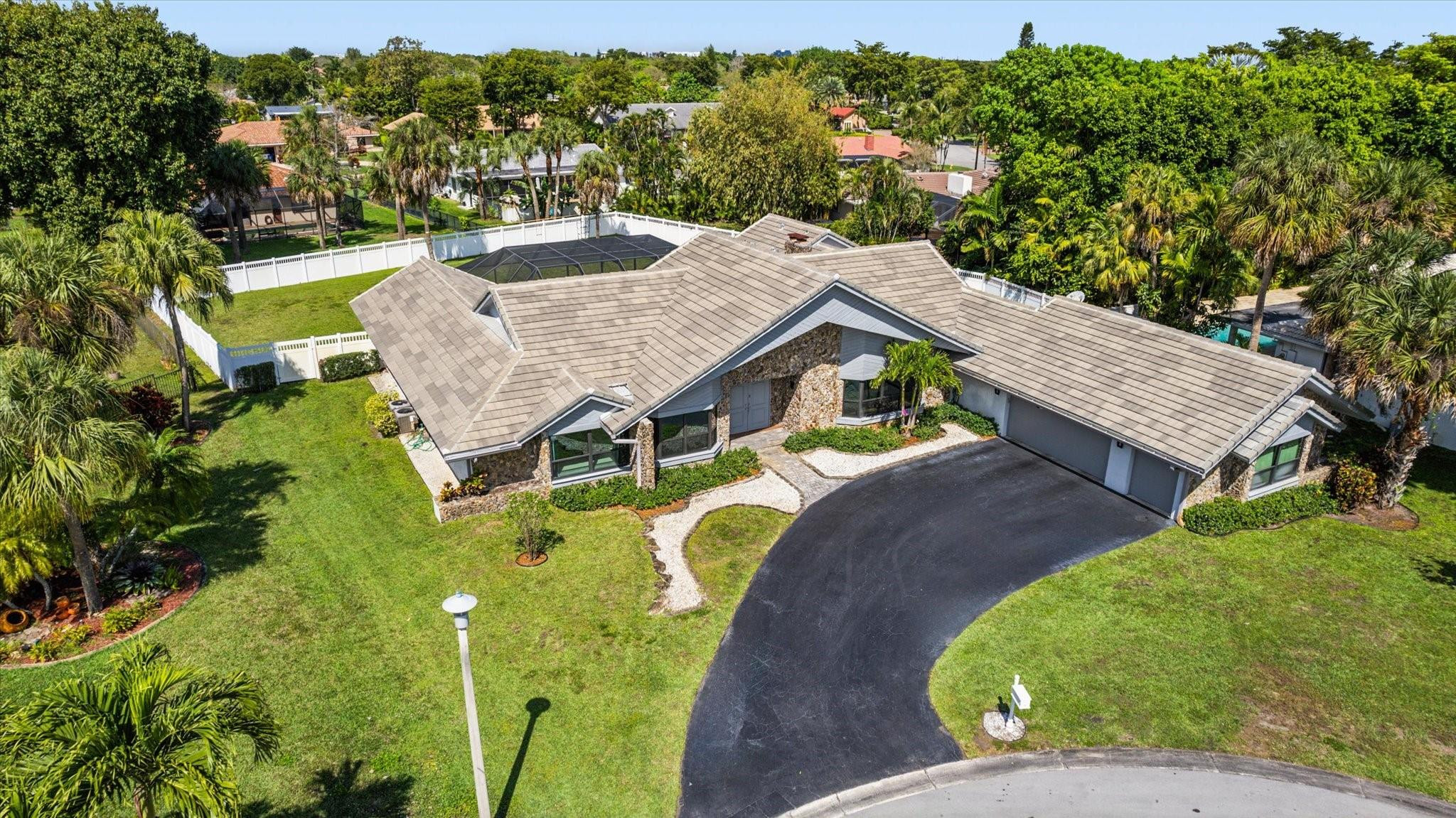 9909 NW 14th Ct