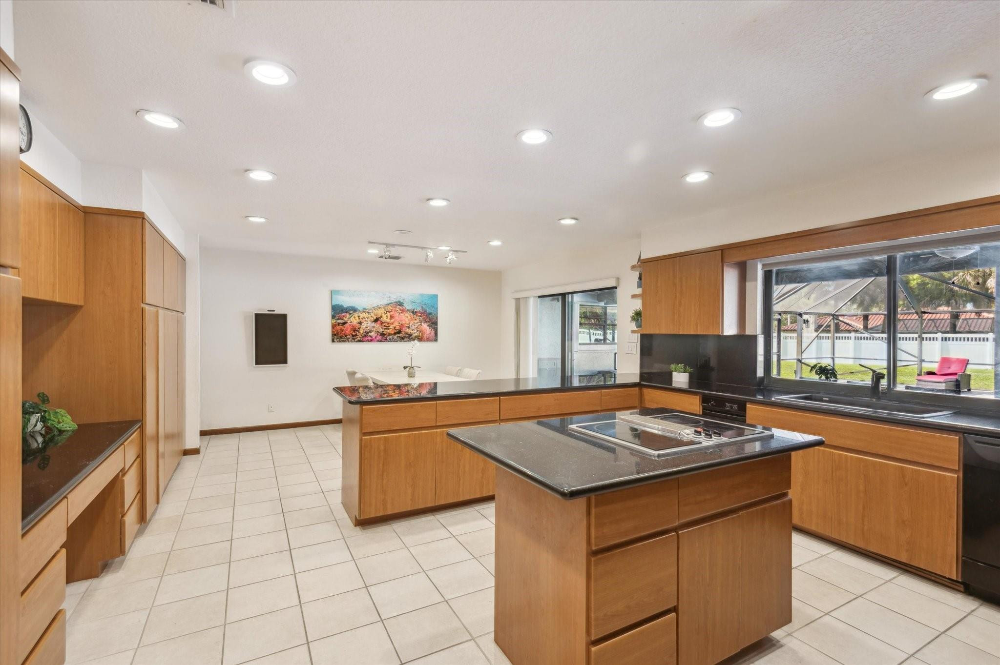 9909 NW 14th Ct