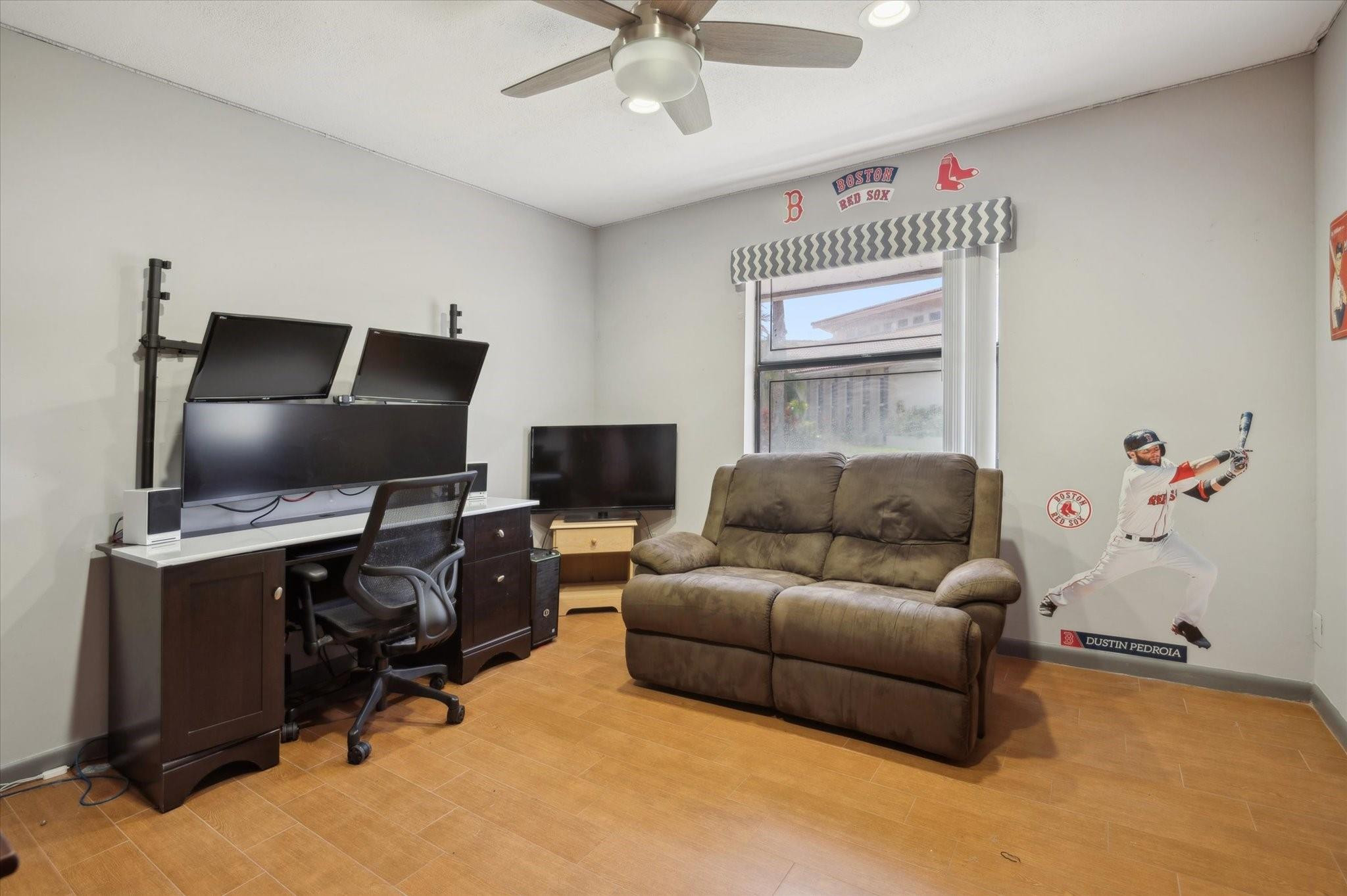 9909 NW 14th Ct