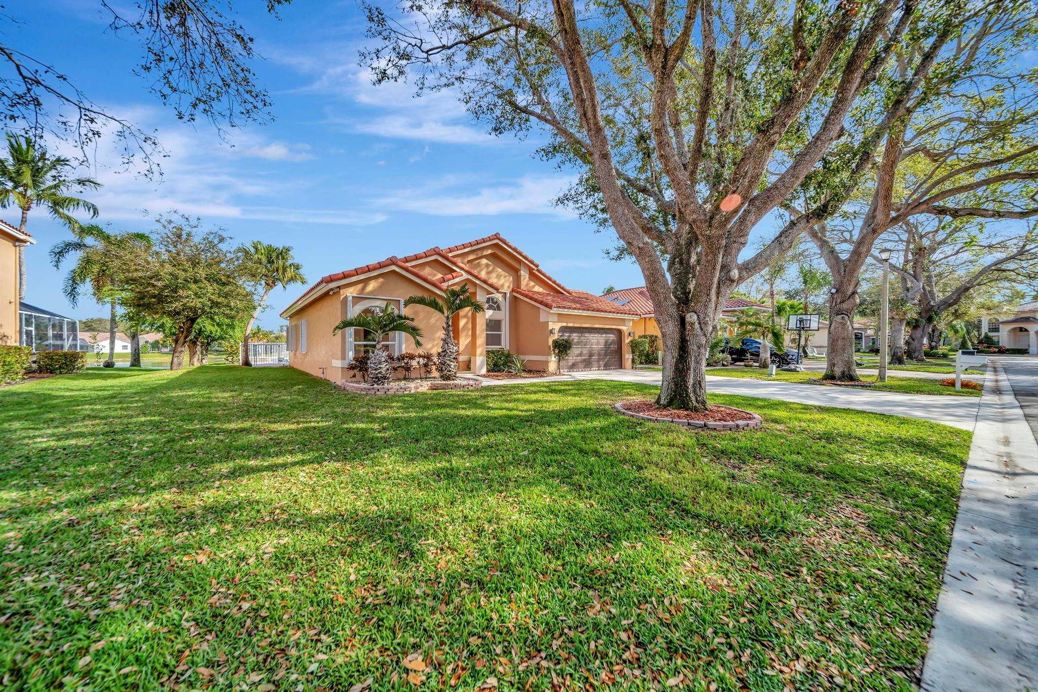 5727 NW 46th Dr