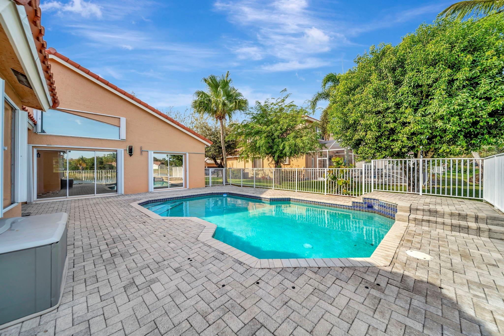 5727 NW 46th Dr