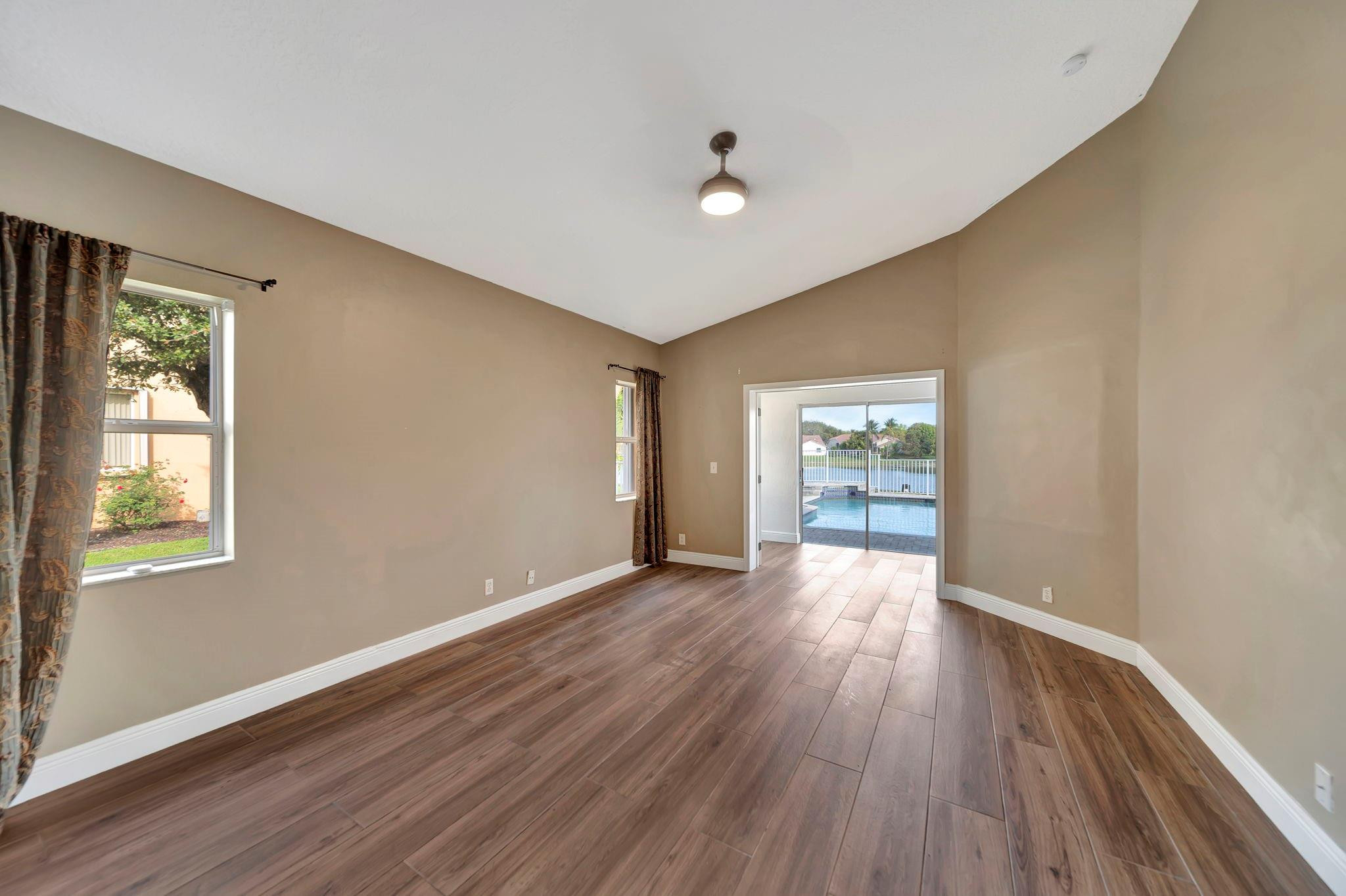 5727 NW 46th Dr